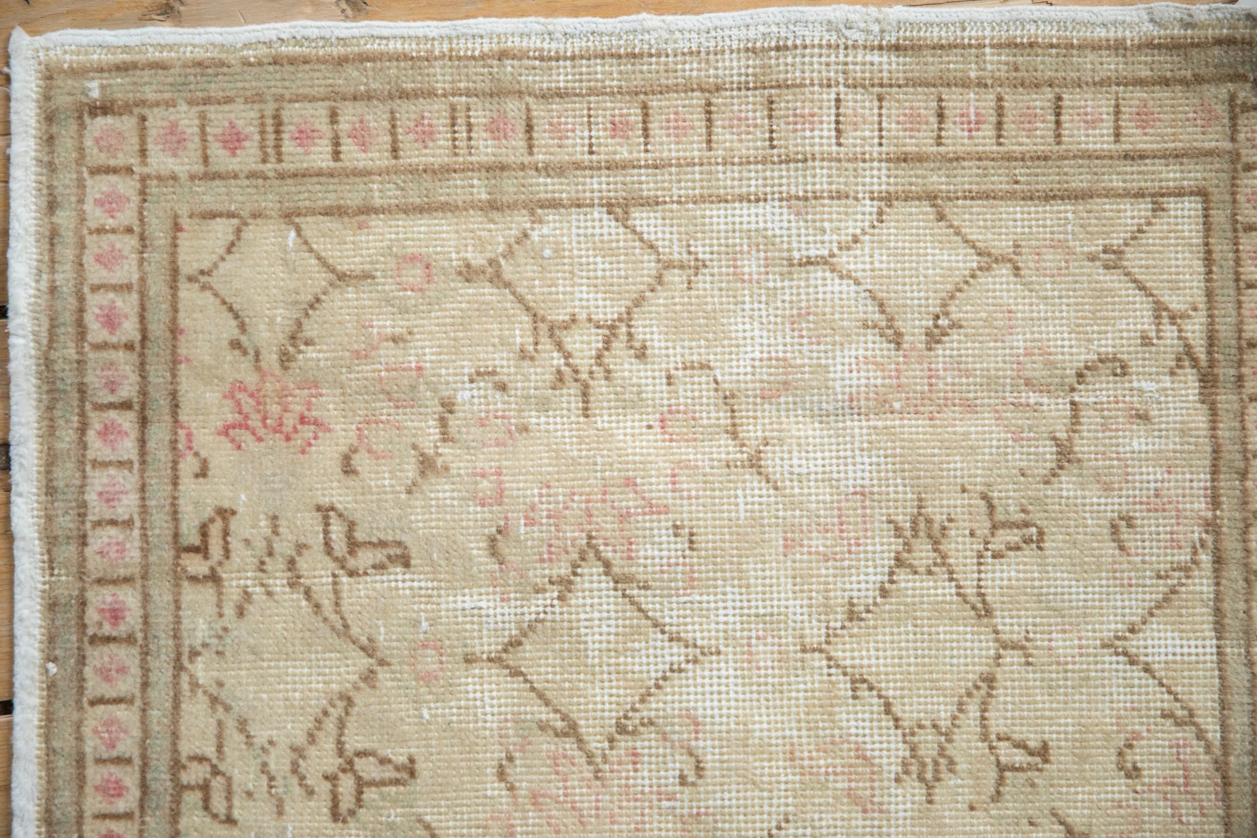 1.5x1.5 Vintage Distressed Kayseri Square Rug Mat - Image 3