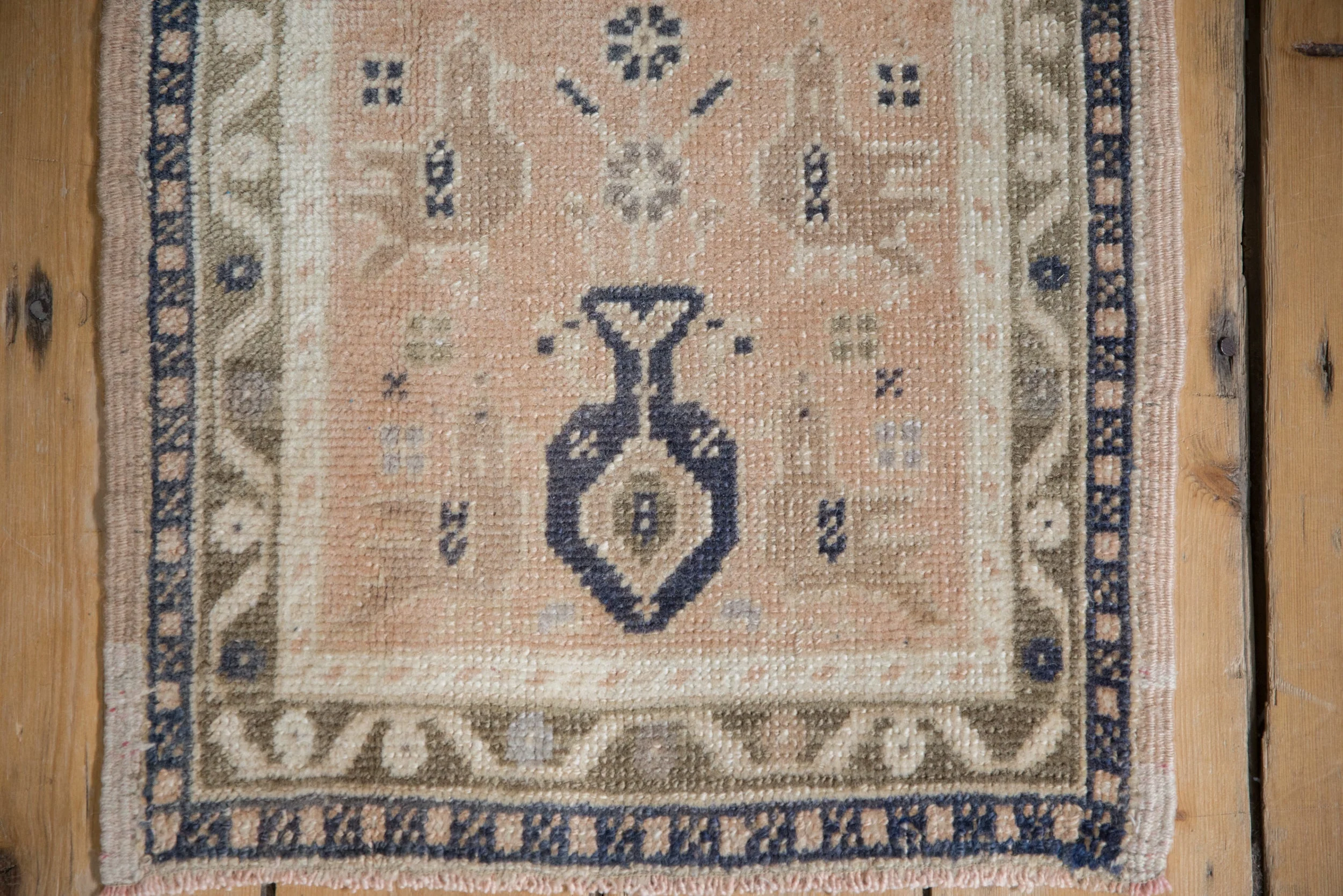 1.5x1.5 Vintage Distressed Oushak Square Rug Mat - Image 3