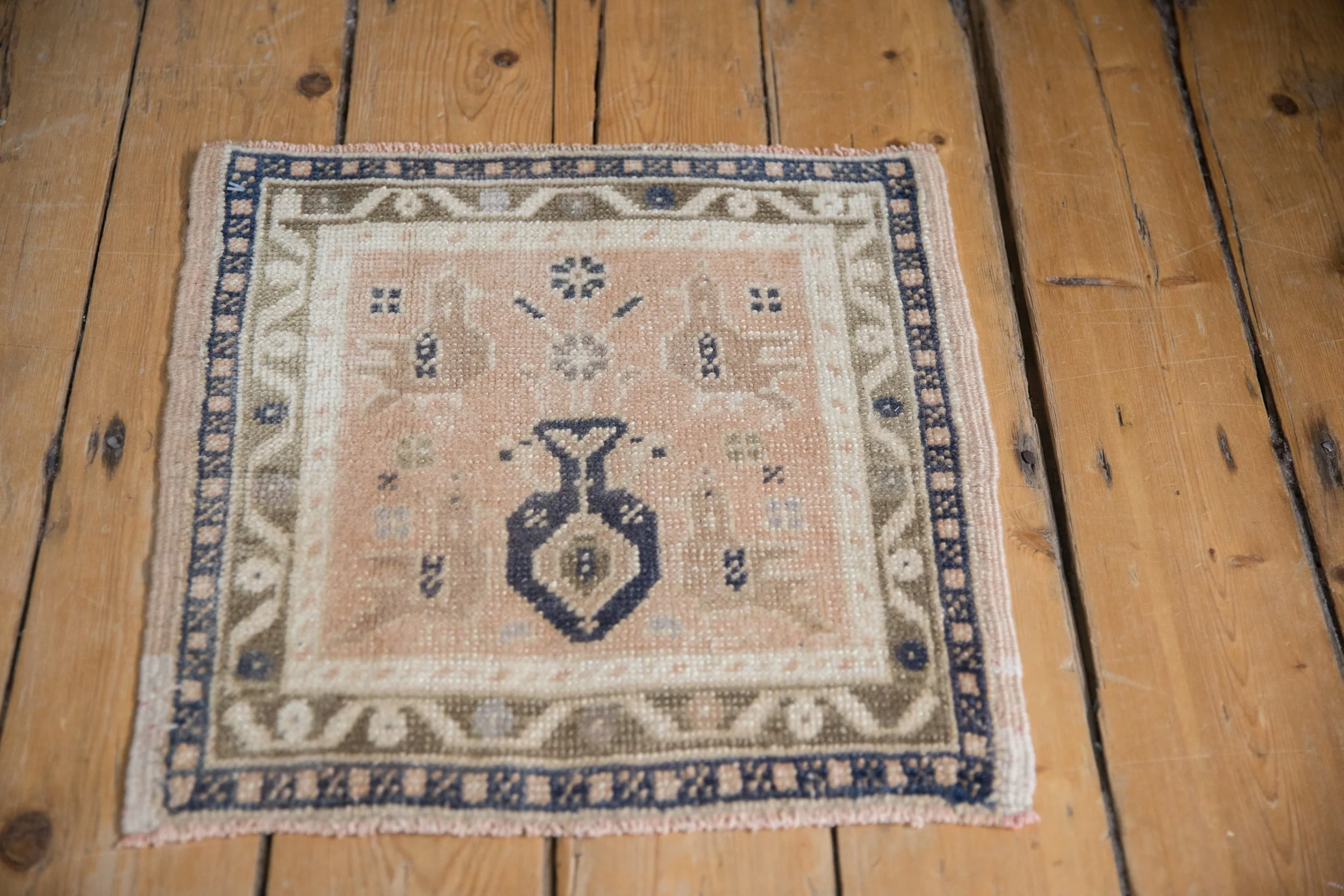 1.5x1.5 Vintage Distressed Oushak Square Rug Mat - Image 4