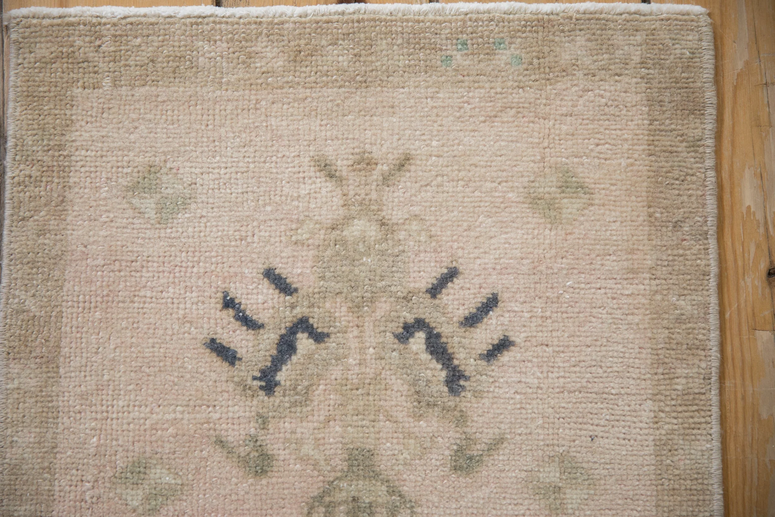 1.5x1.5 Vintage Distressed Oushak Square Rug Mat - Image 2