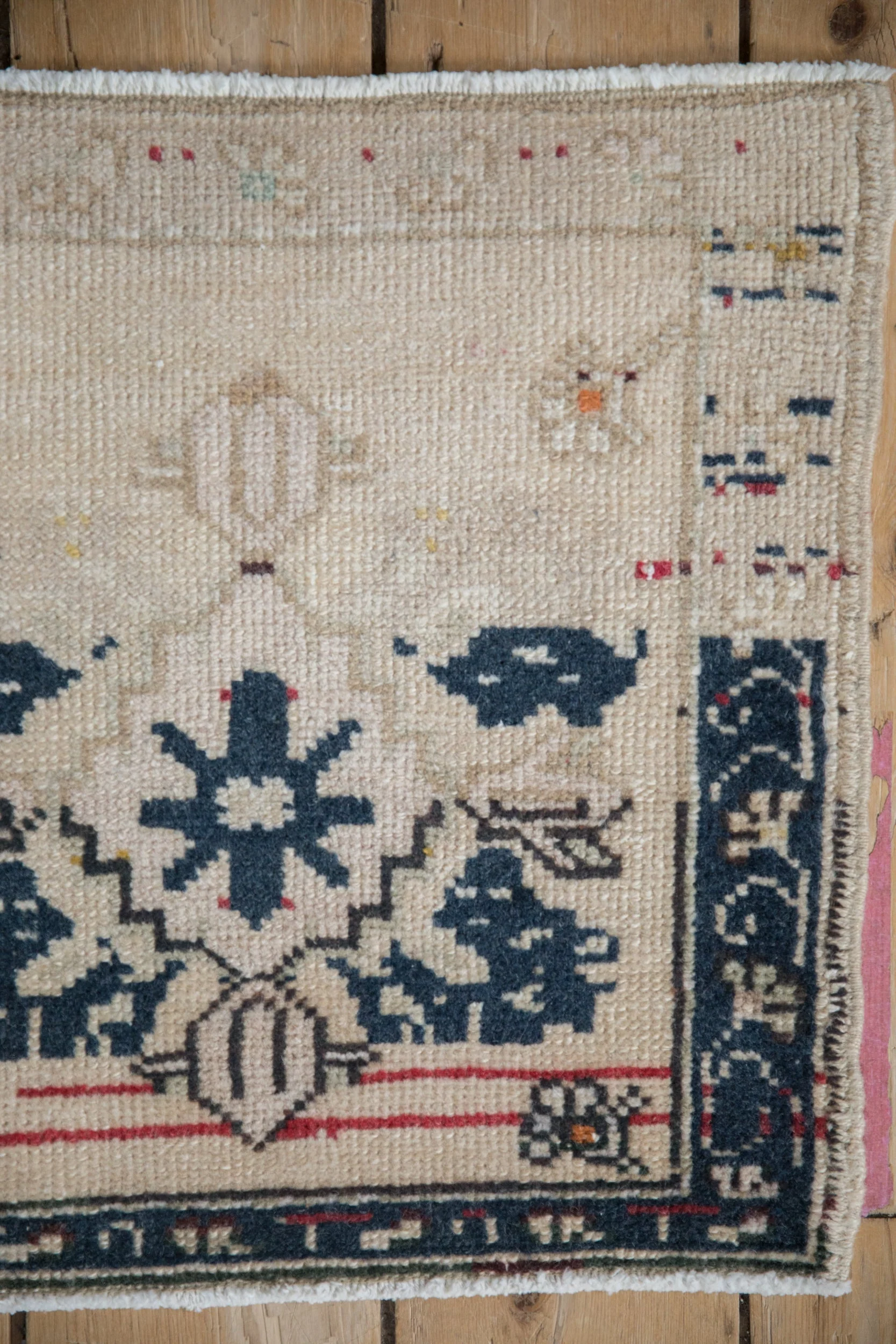 1.5x1.5 Vintage Distressed Oushak Square Rug Mat - Image 3