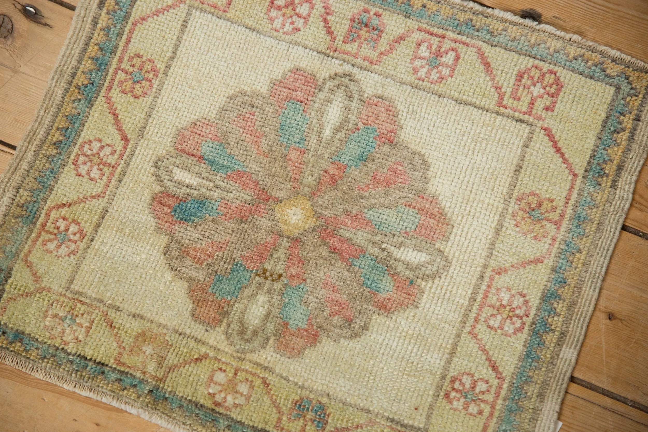 1.5x1.5 Vintage Distressed Oushak Square Rug Mat - Image 2