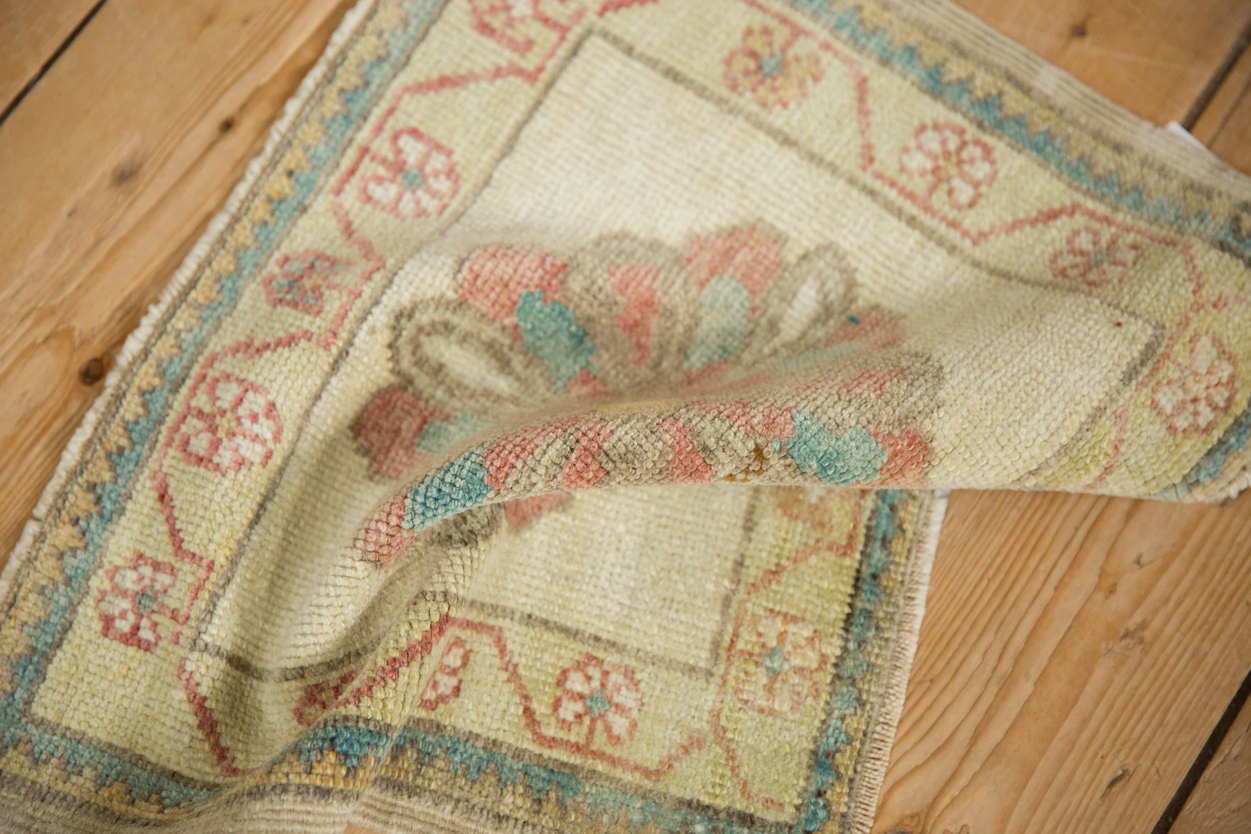 1.5x1.5 Vintage Distressed Oushak Square Rug Mat - Image 7