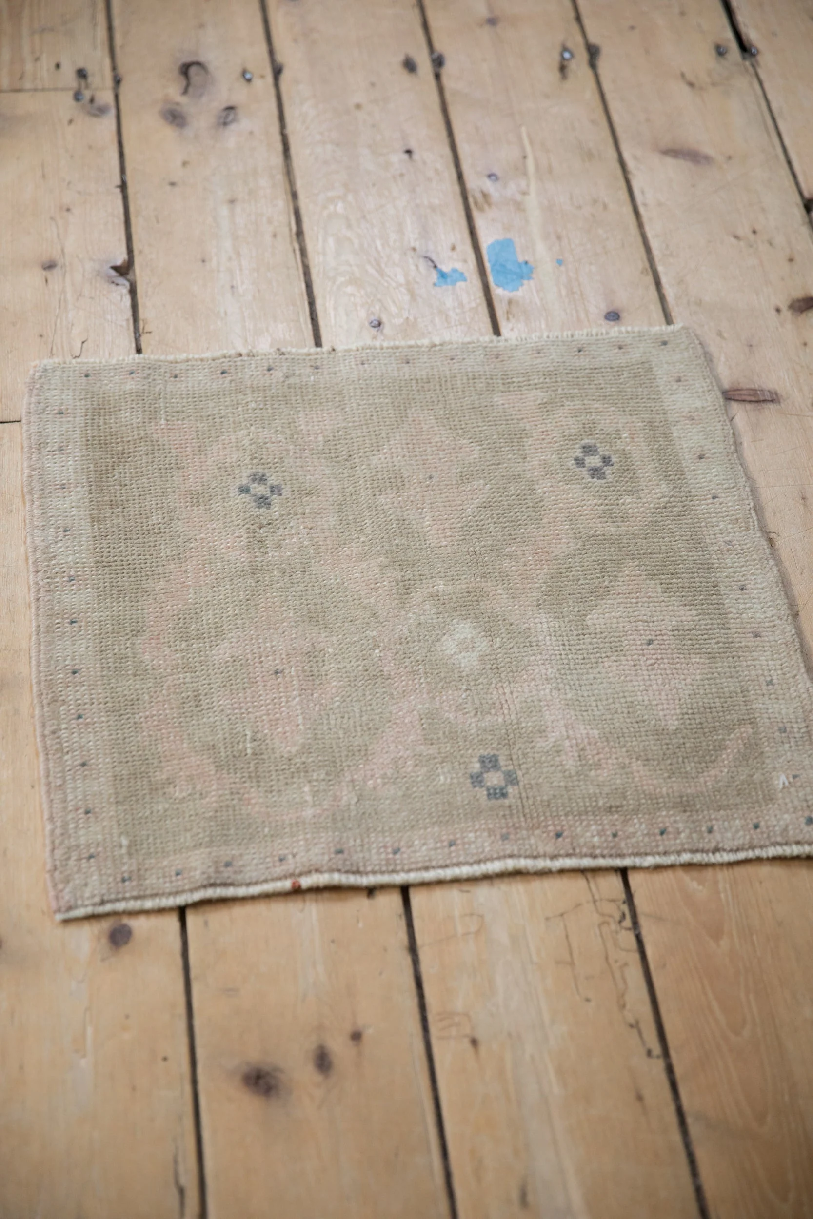 1.5x1.5 Vintage Distressed Oushak Square Rug Mat - Image 5