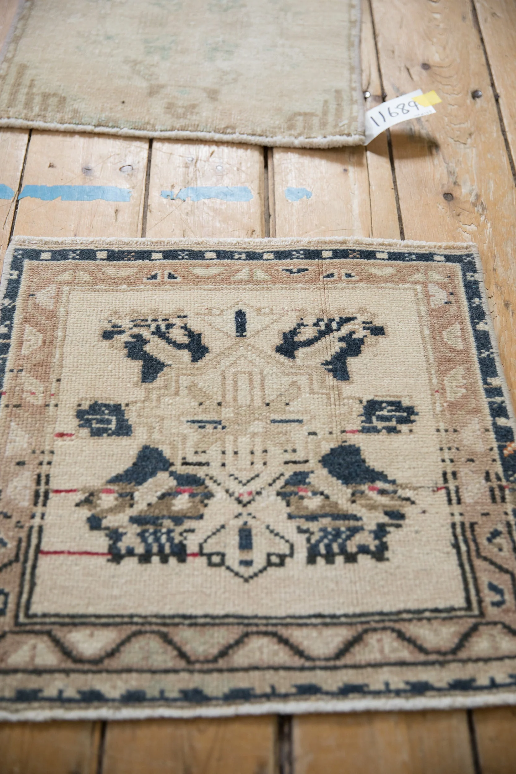1.5x1.5 Vintage Distressed Oushak Square Rug Mat - Image 3