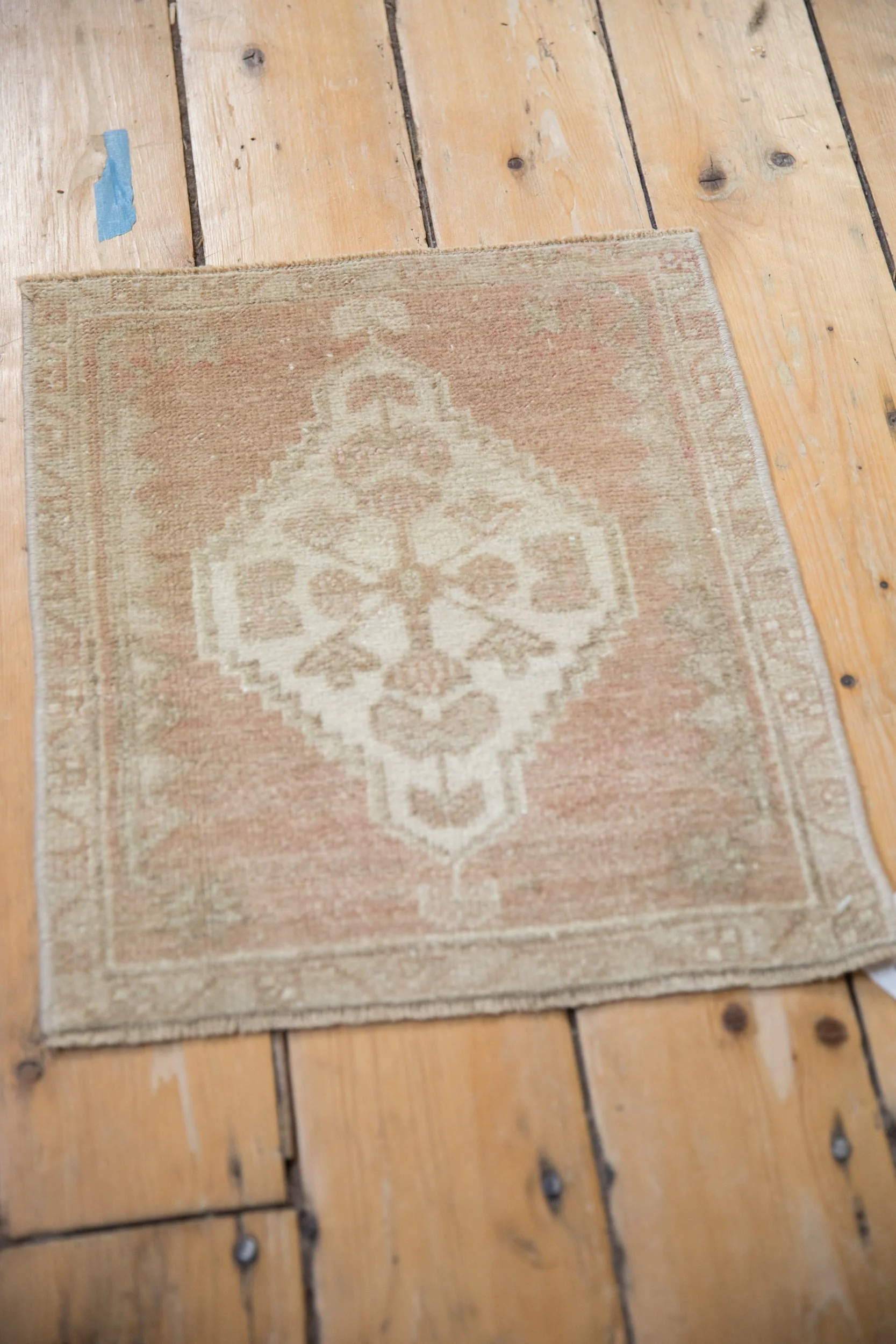 1.5x1.5 Vintage Distressed Oushak Square Rug Mat - Image 4