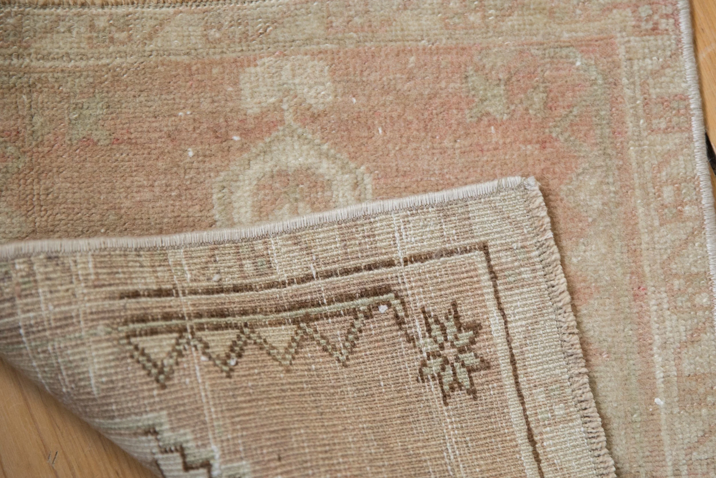 1.5x1.5 Vintage Distressed Oushak Square Rug Mat - Image 5