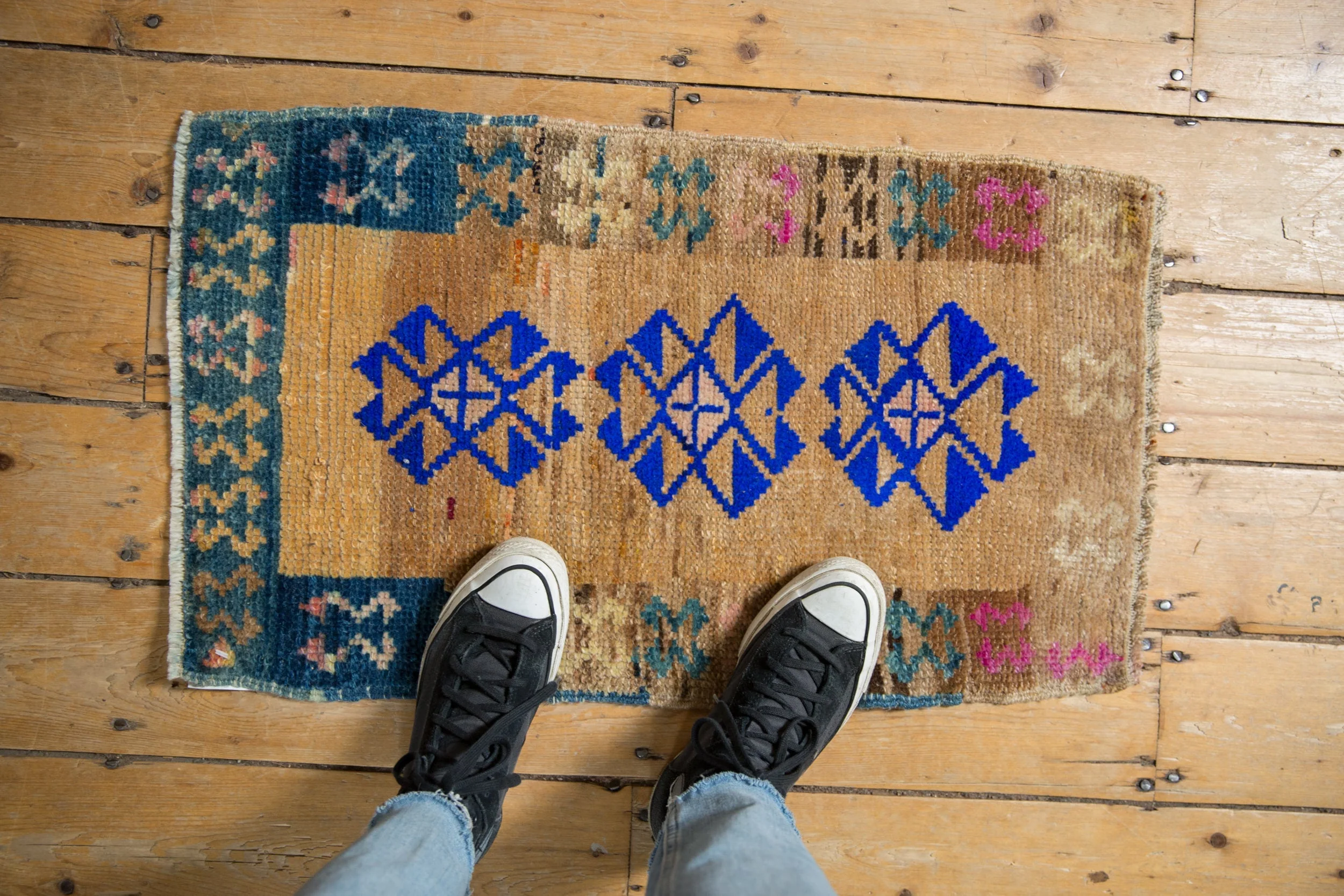 1.5x2.5 Vintage Distressed Kars Rug Mat - Image 2