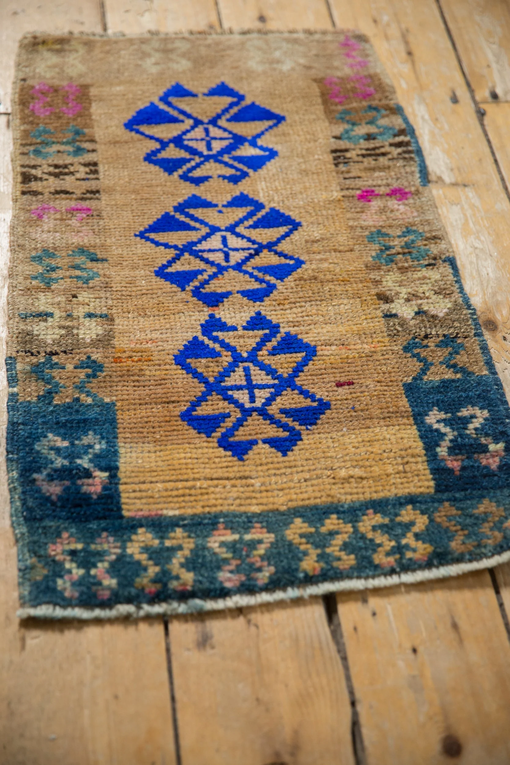 1.5x2.5 Vintage Distressed Kars Rug Mat - Image 6