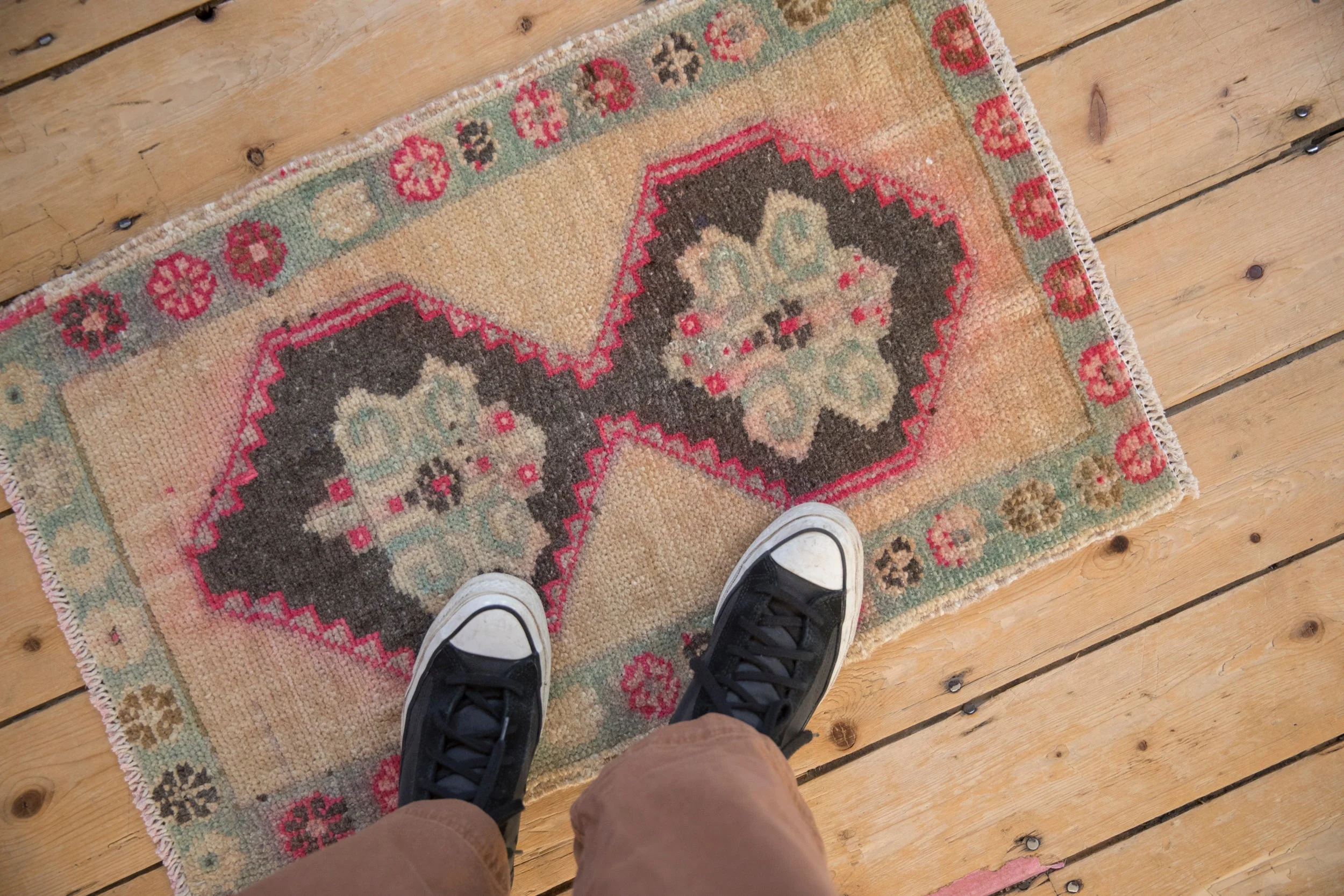1.5x2.5 Vintage Distressed Kars Rug Mat - Image 2