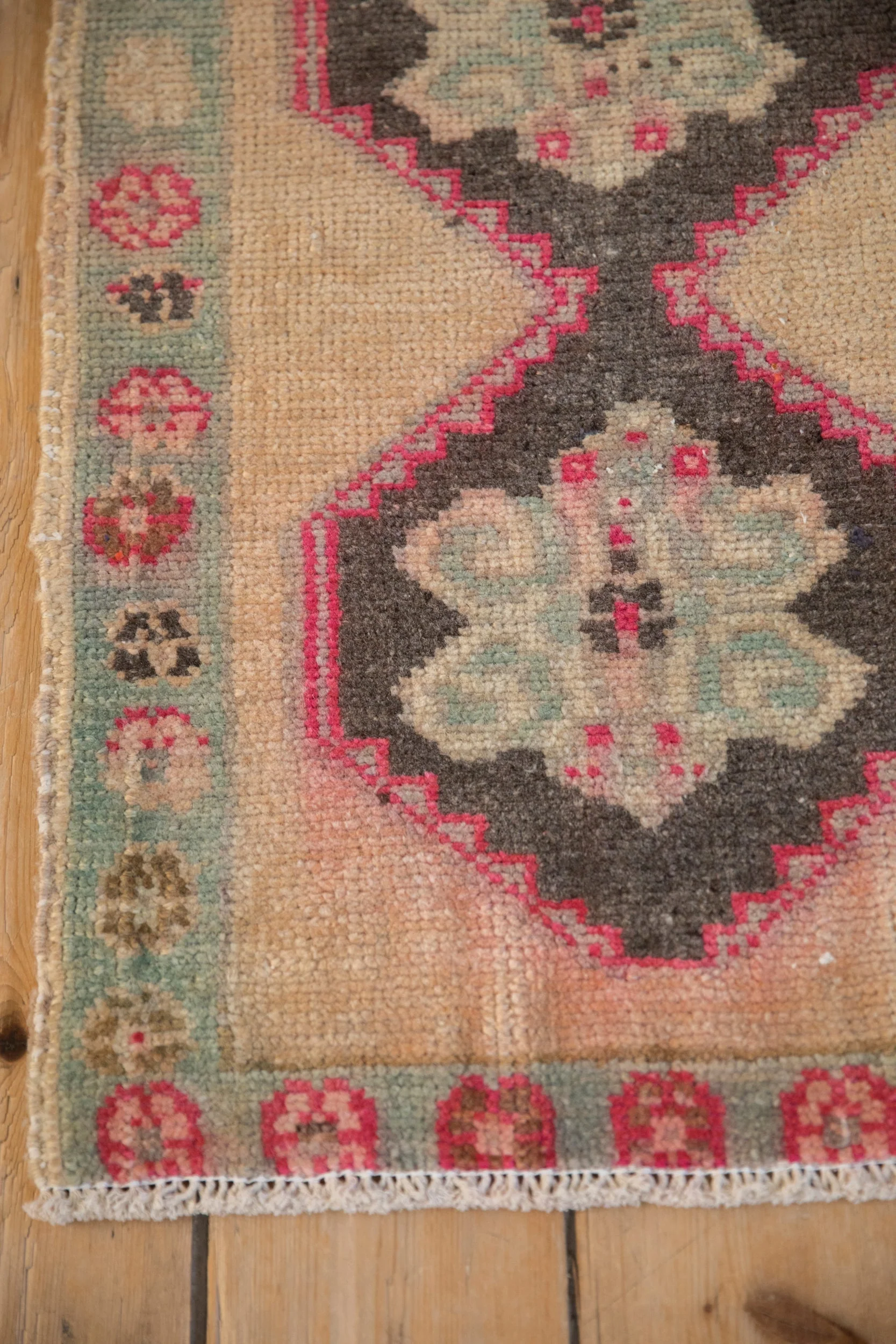 1.5x2.5 Vintage Distressed Kars Rug Mat - Image 5