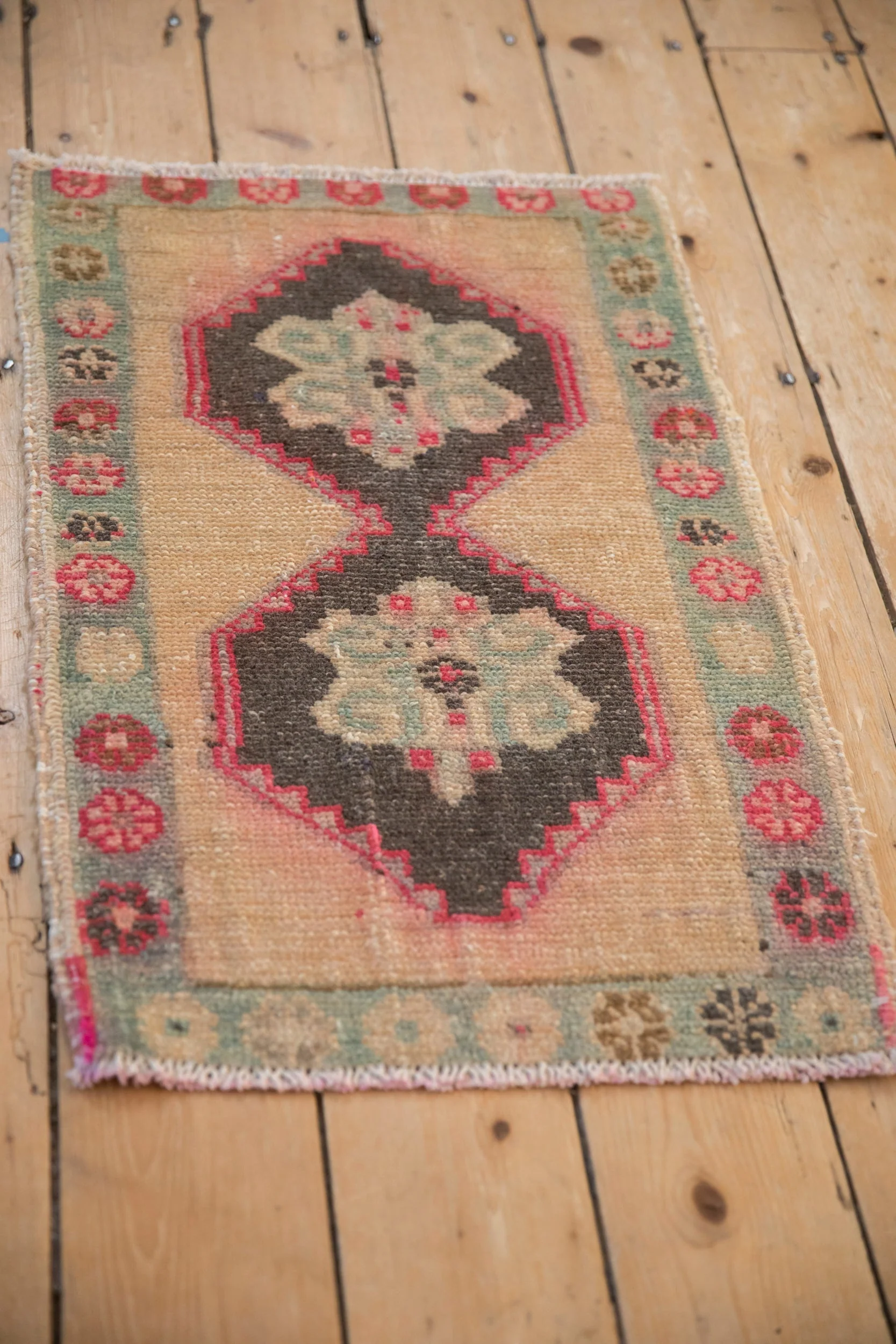 1.5x2.5 Vintage Distressed Kars Rug Mat - Image 6