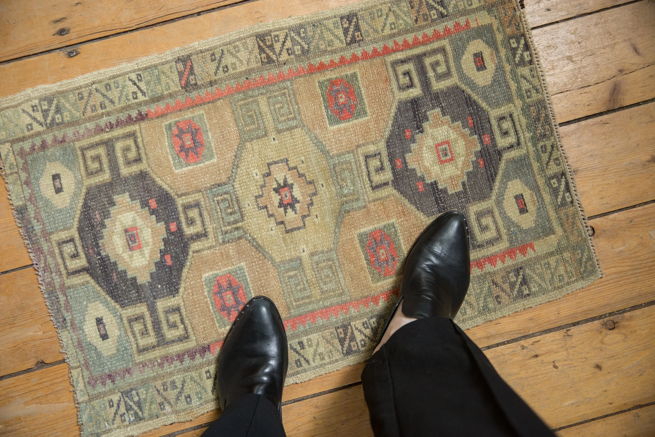 1.5x2.5 Vintage Distressed Kars Rug Mat - Image 2