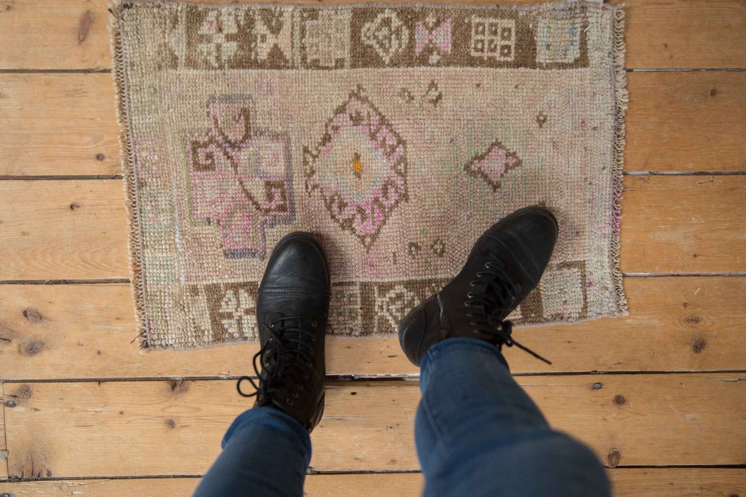 1.5x2 Vintage Distressed Kars Square Rug Mat - Image 2