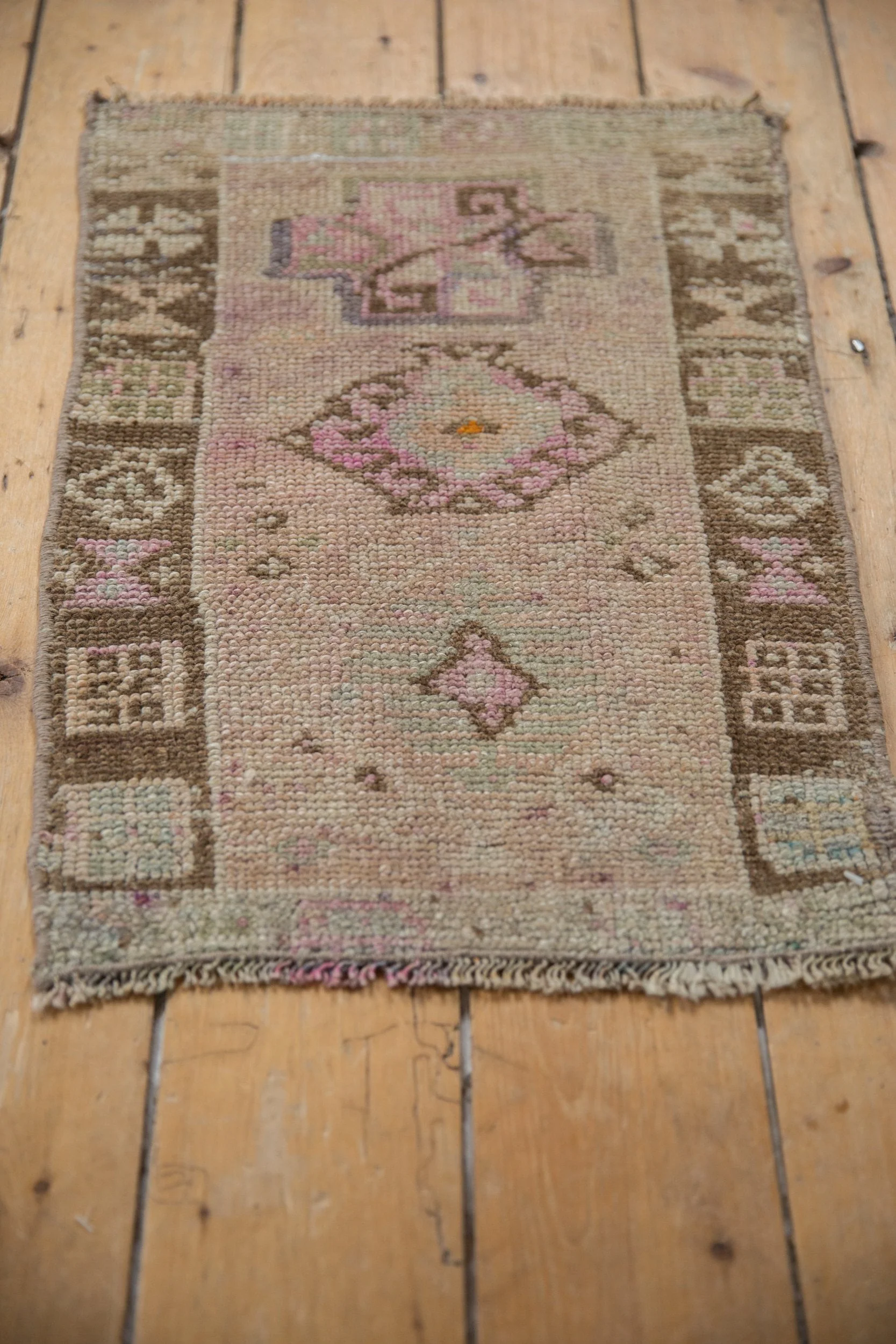 1.5x2 Vintage Distressed Kars Square Rug Mat - Image 3