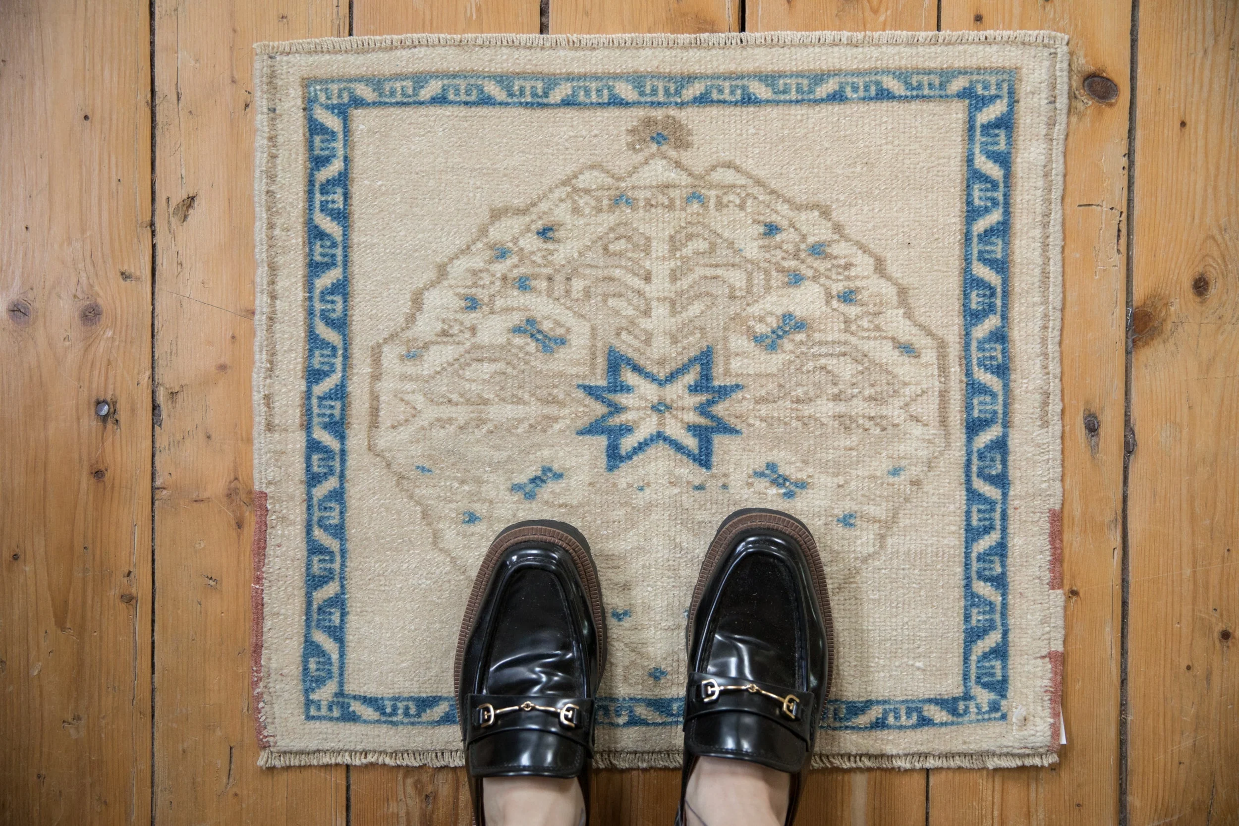 1.5x2 Vintage Distressed Oushak Square Rug Mat - Image 2