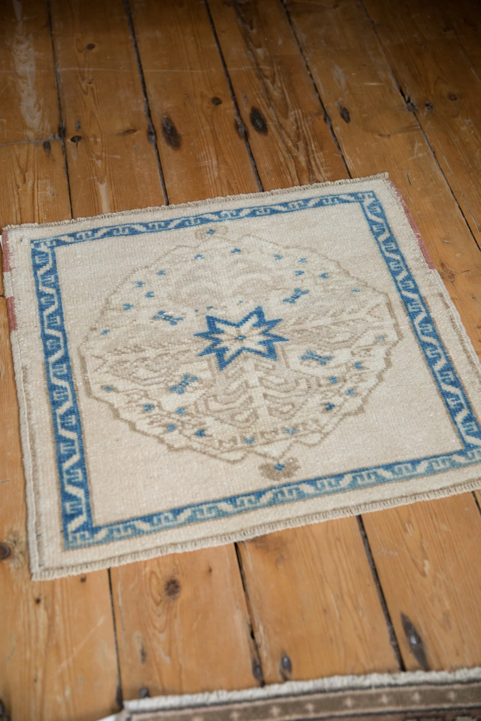 1.5x2 Vintage Distressed Oushak Square Rug Mat - Image 4