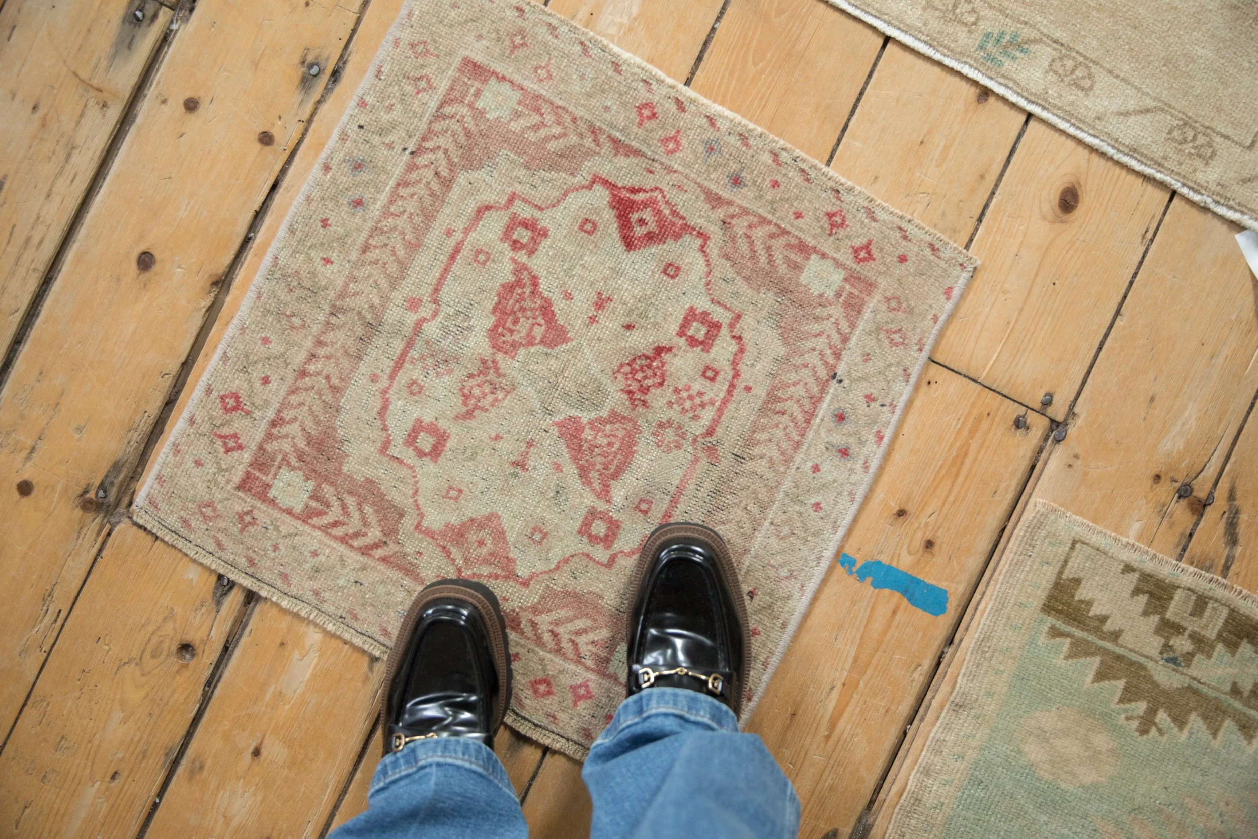 1.5x2 Vintage Distressed Oushak Square Rug Mat - Image 2
