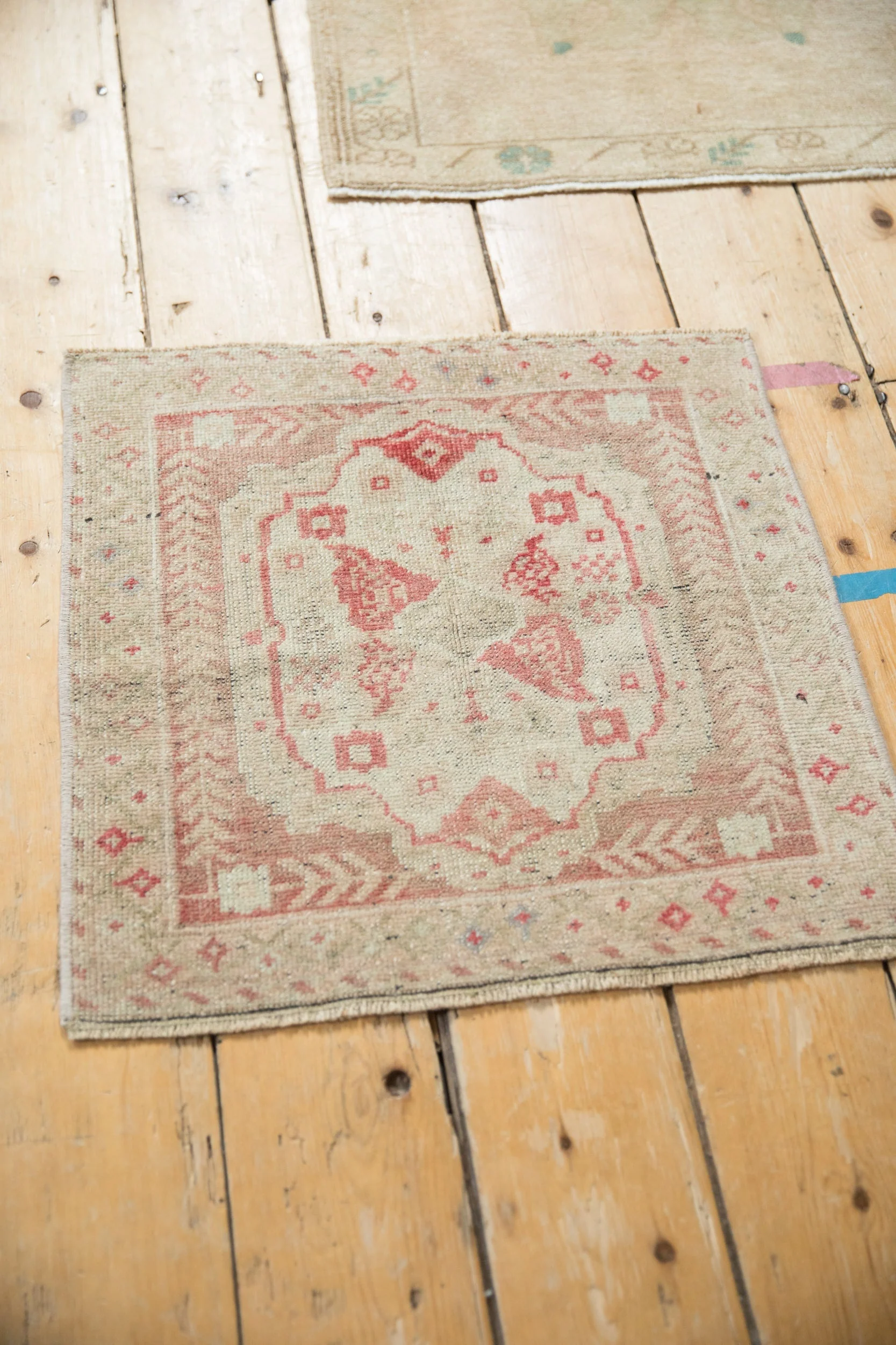 1.5x2 Vintage Distressed Oushak Square Rug Mat - Image 4
