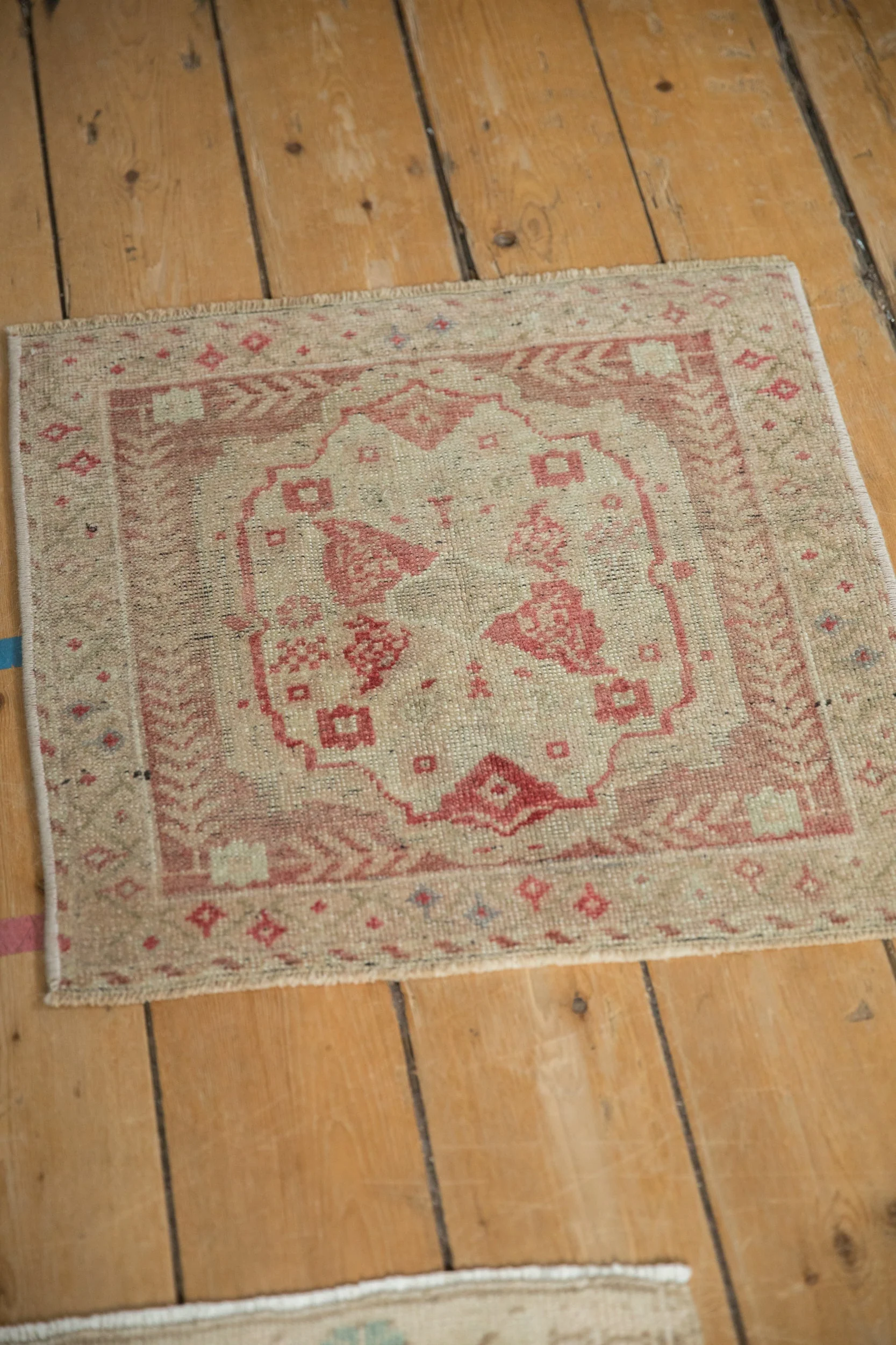 1.5x2 Vintage Distressed Oushak Square Rug Mat - Image 5