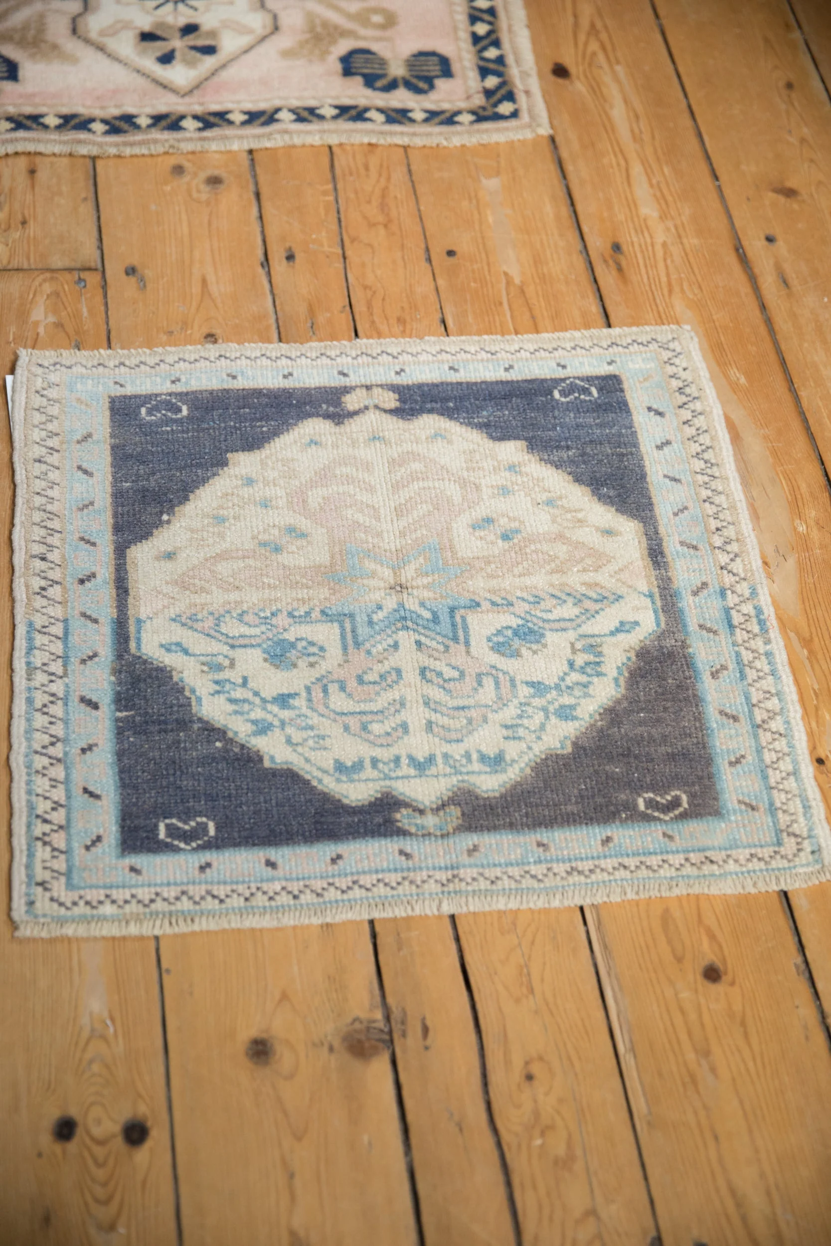 1.5x2 Vintage Distressed Oushak Square Rug Mat - Image 4