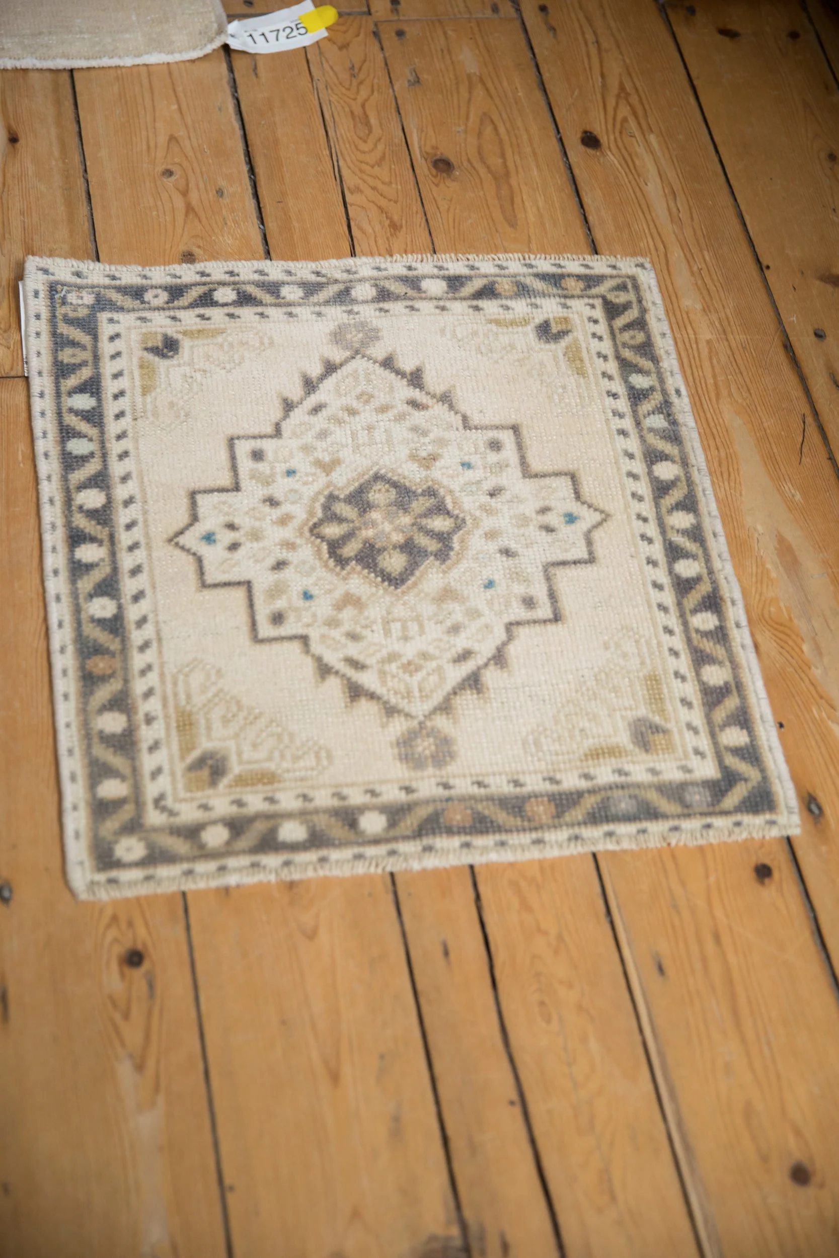 1.5x2 Vintage Distressed Oushak Square Rug Mat - Image 3