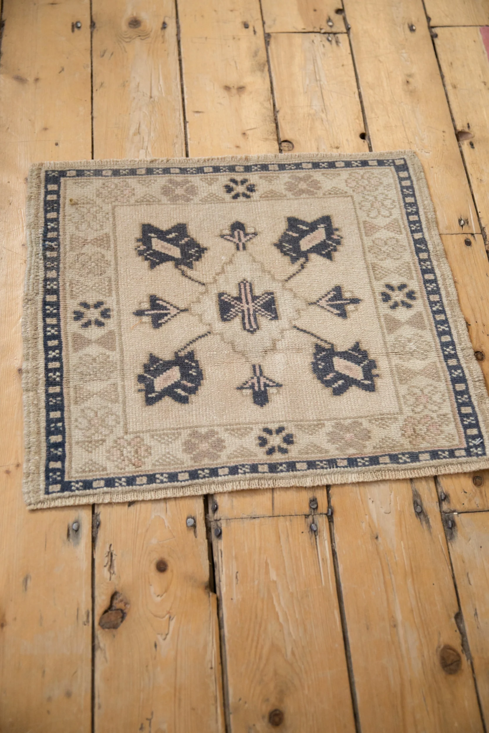 1.5x2 Vintage Distressed Oushak Square Rug Mat - Image 3