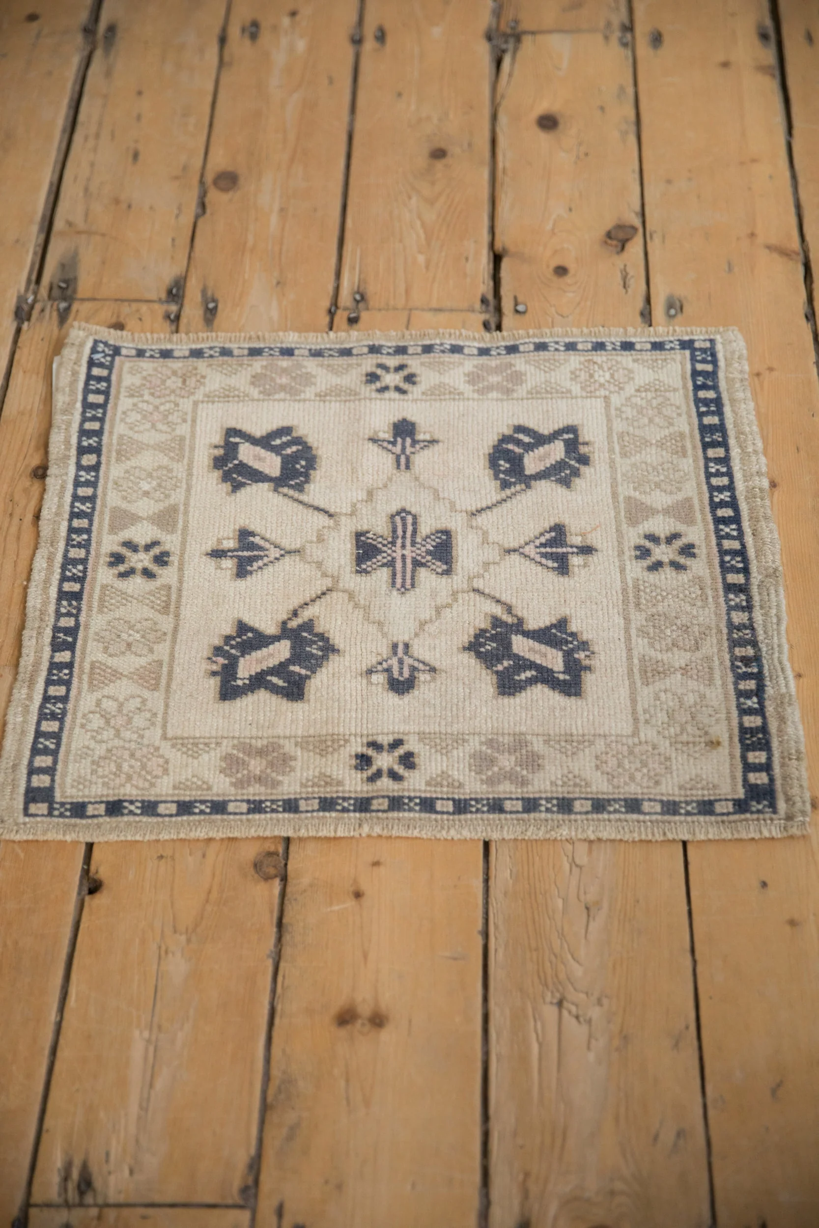1.5x2 Vintage Distressed Oushak Square Rug Mat - Image 4