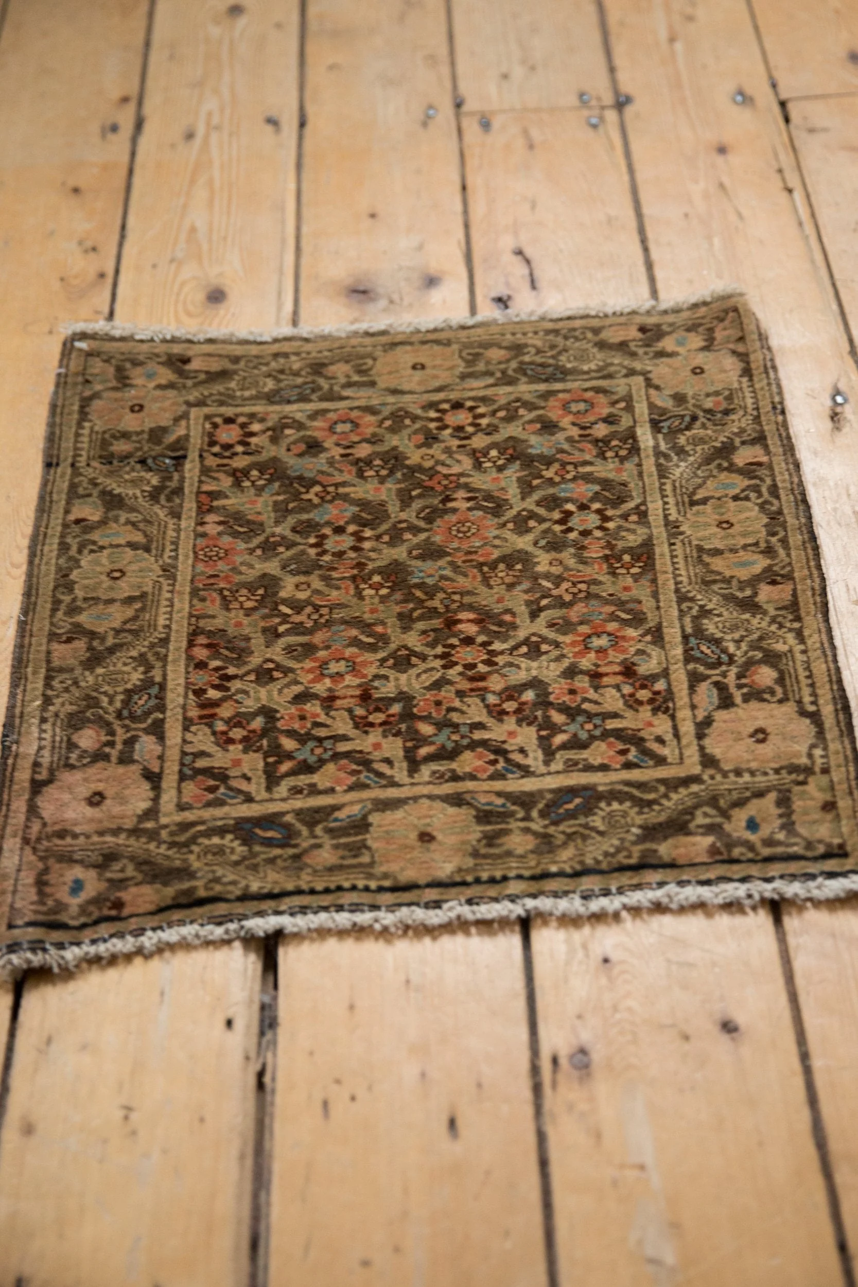 1.5x2 Vintage Fine Distressed Farahan Sarouk Square Rug Mat - Image 5
