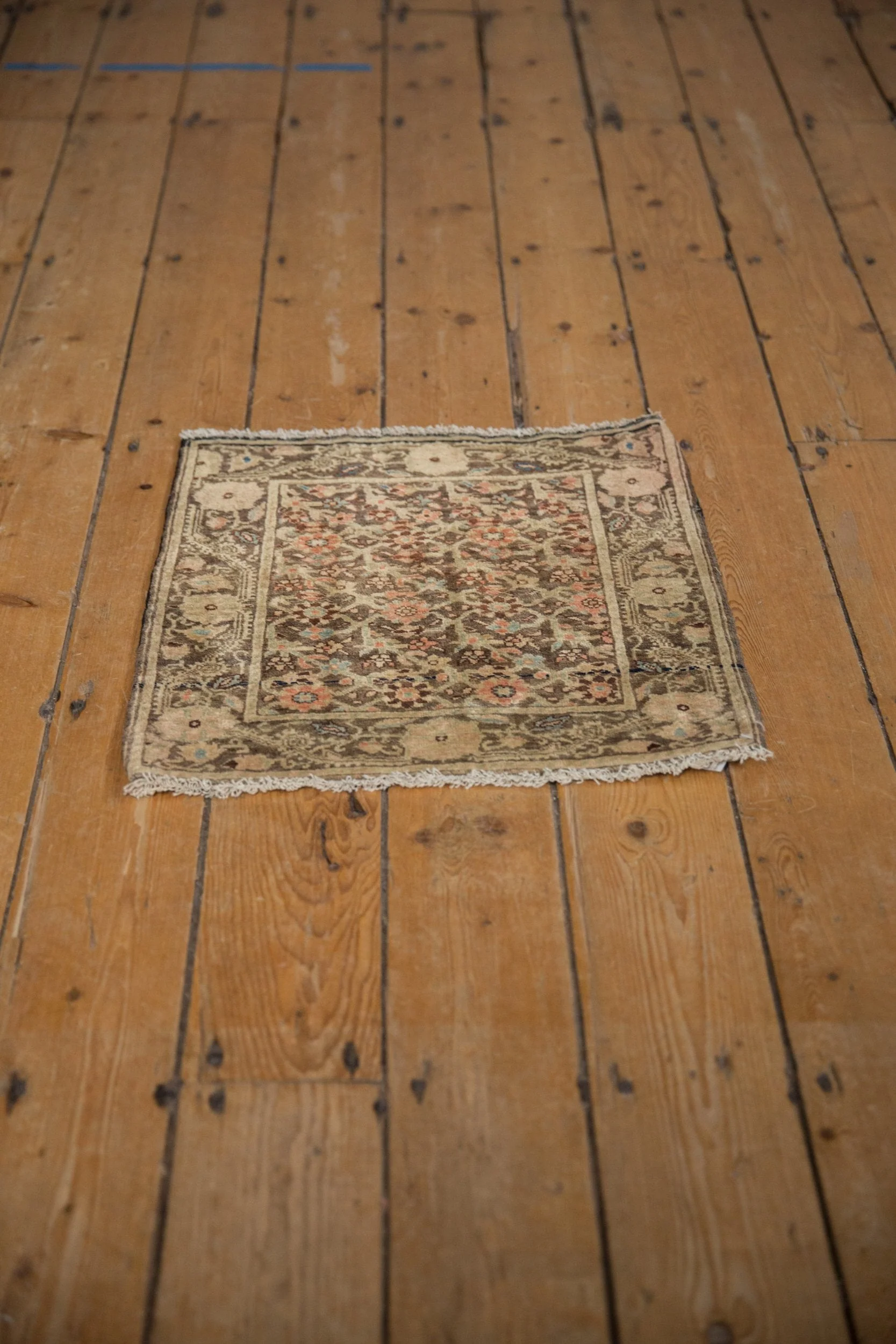 1.5x2 Vintage Fine Distressed Farahan Sarouk Square Rug Mat - Image 6