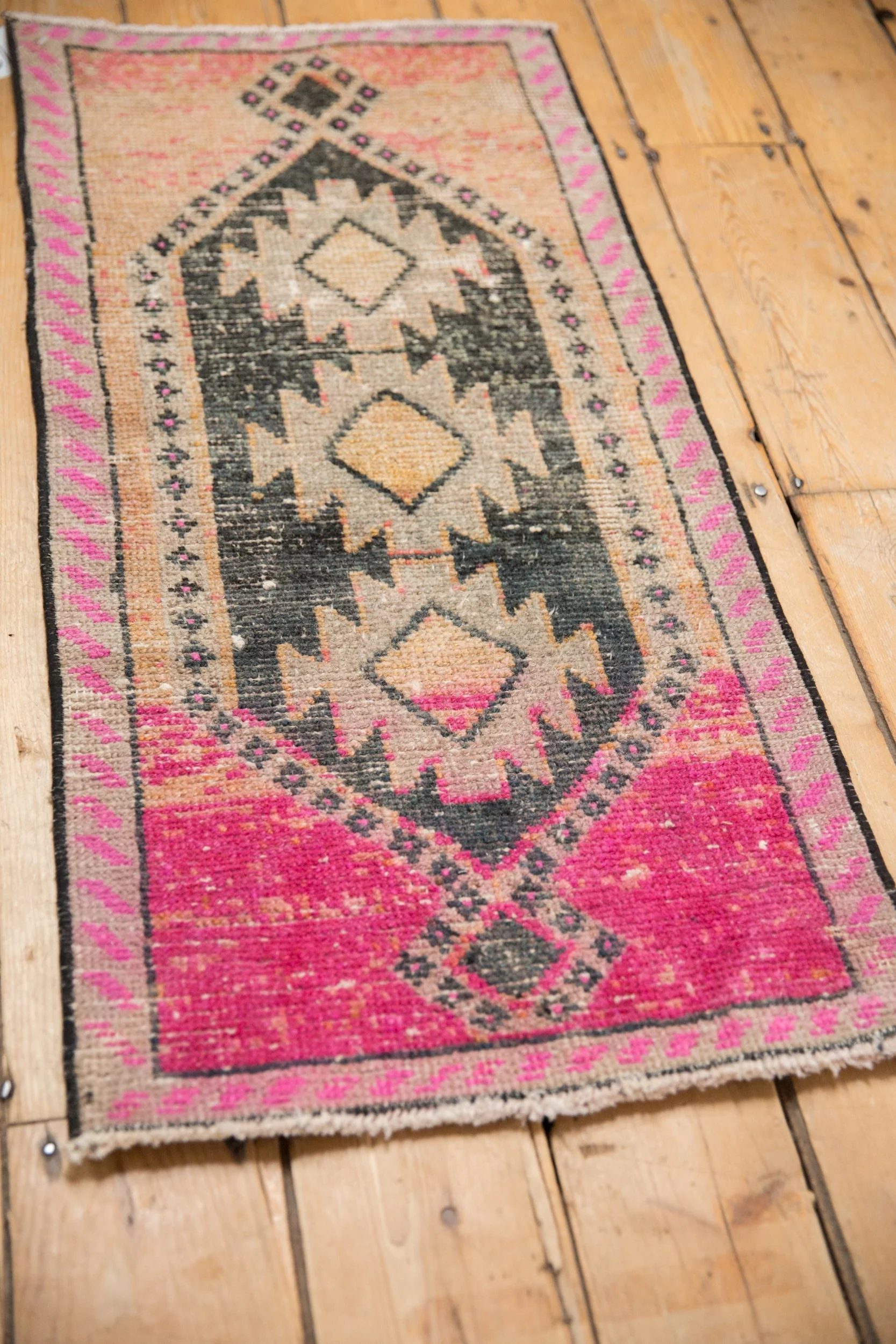1.5x3.5 Vintage Distressed Kars Rug Mat Runner - Image 4