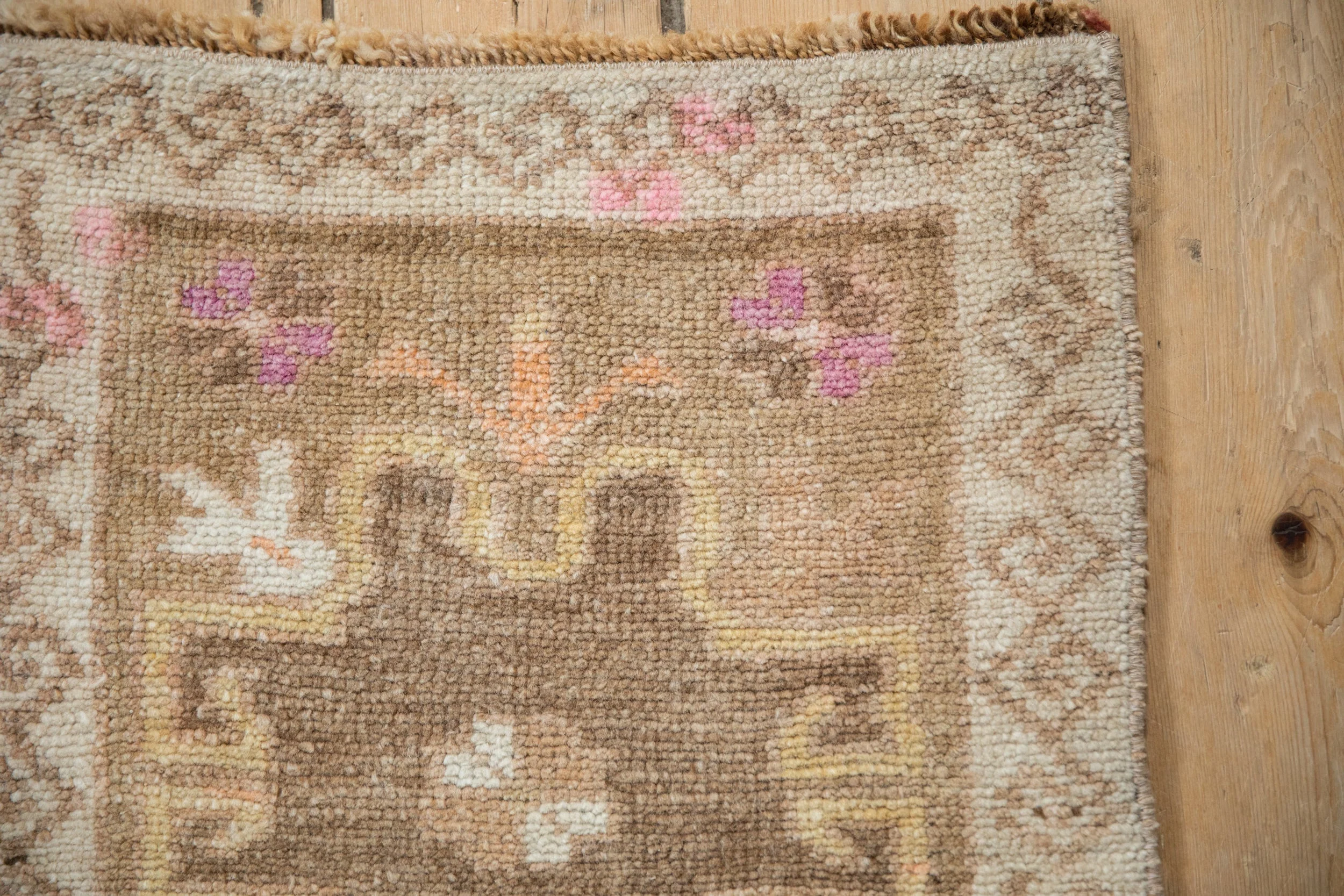 1.5x3 Vintage Distressed Kars Rug Mat - Image 4