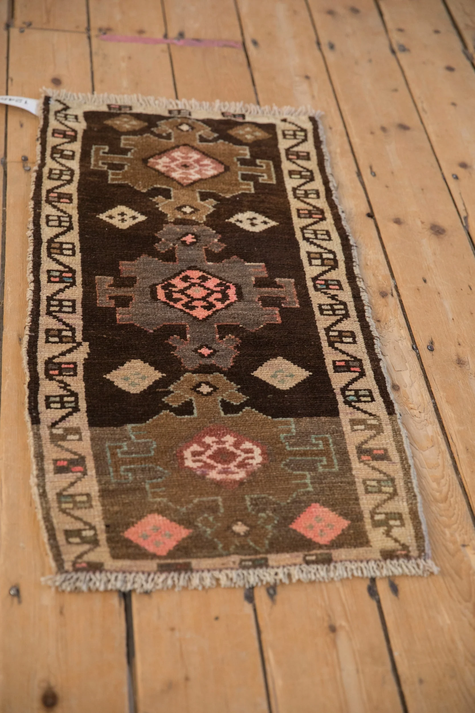 1.5x3 Vintage Distressed Kars Rug Mat - Image 4