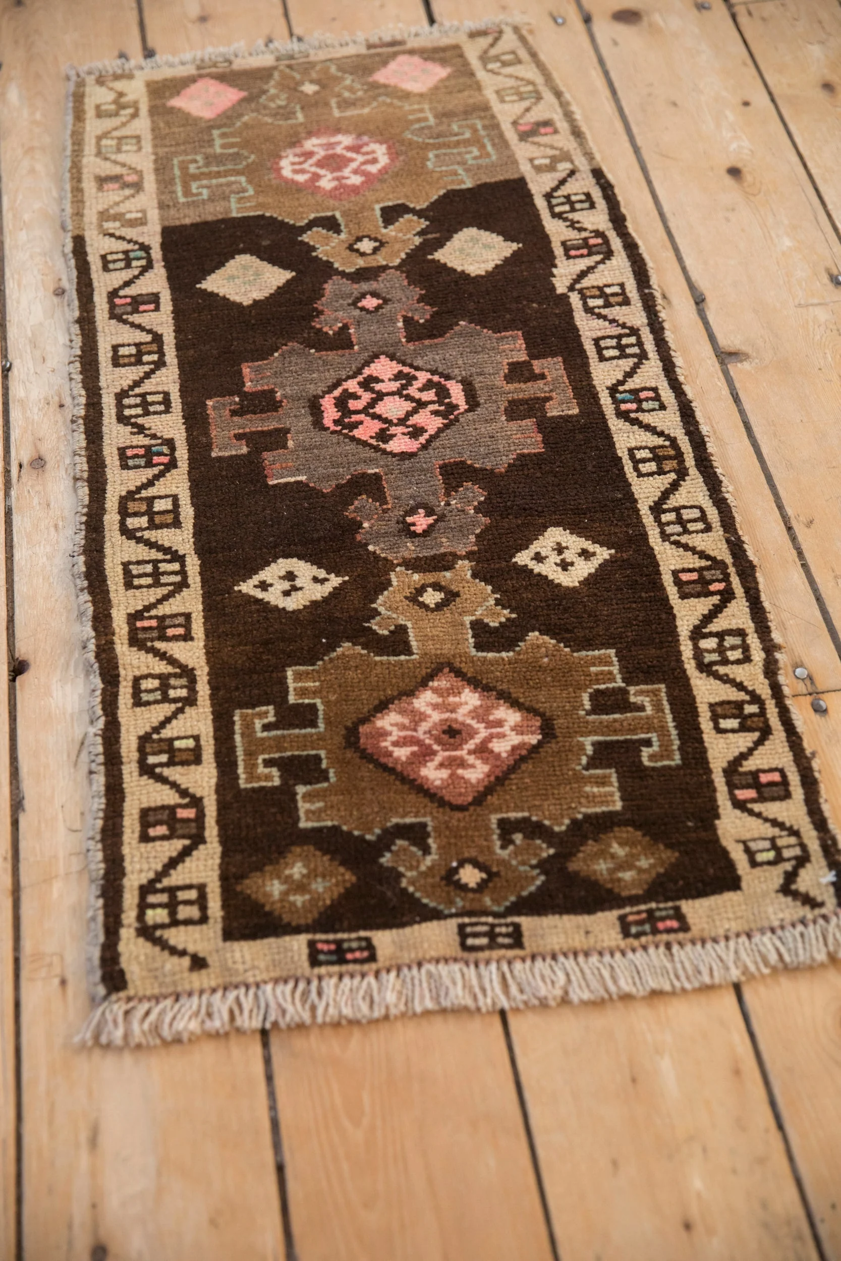 1.5x3 Vintage Distressed Kars Rug Mat - Image 5