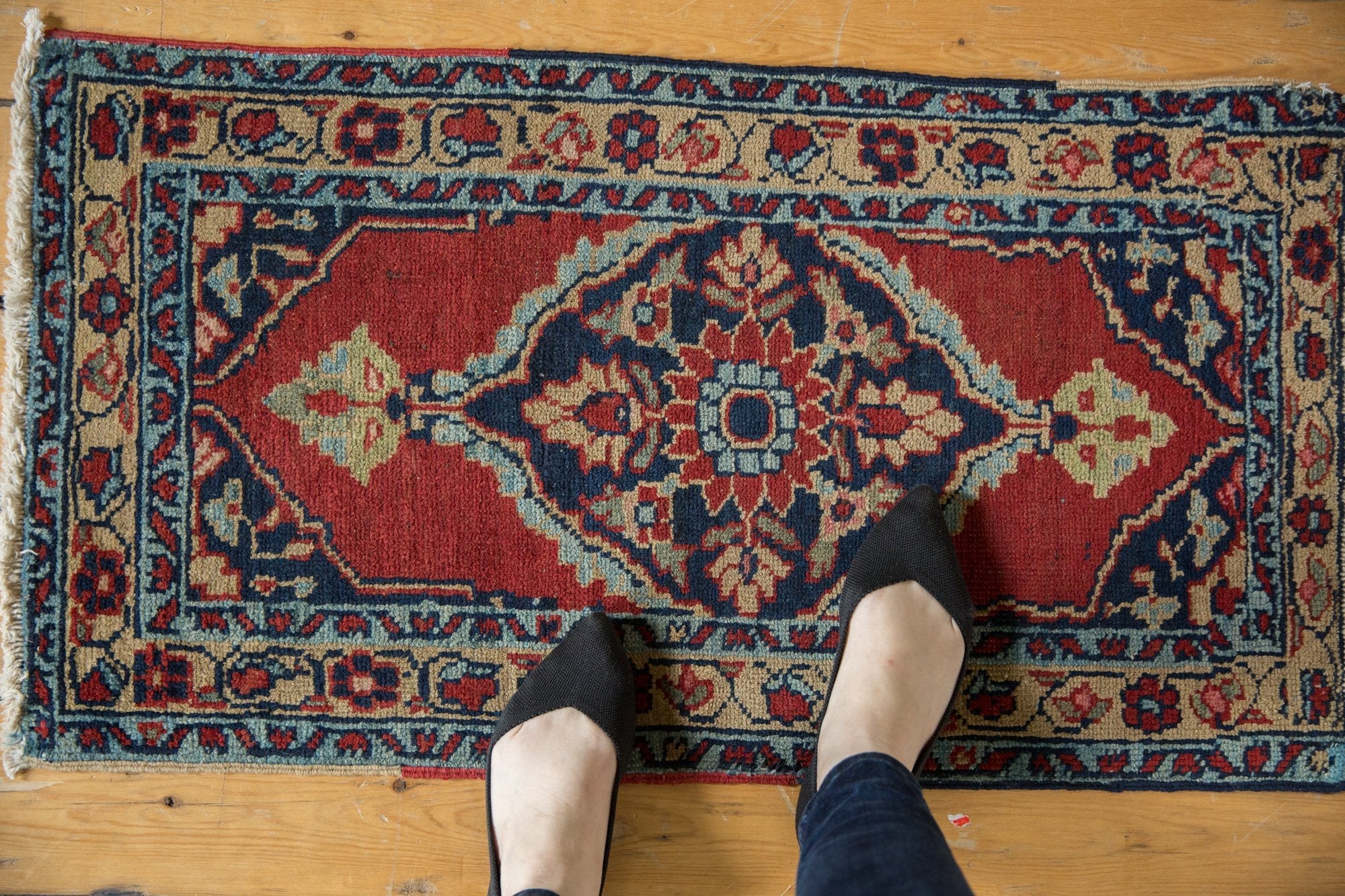 1.5x3 Vintage Heriz Rug Mat - Image 2
