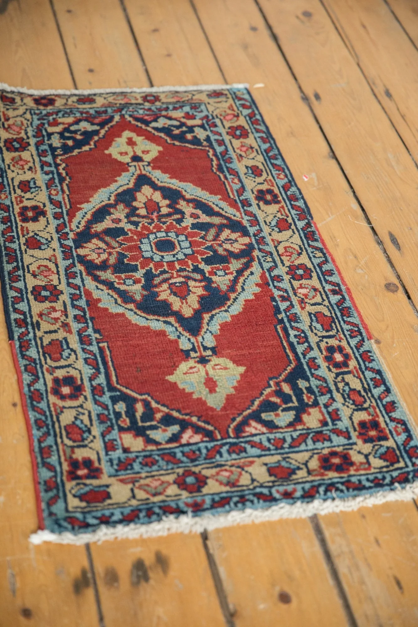 1.5x3 Vintage Heriz Rug Mat - Image 4