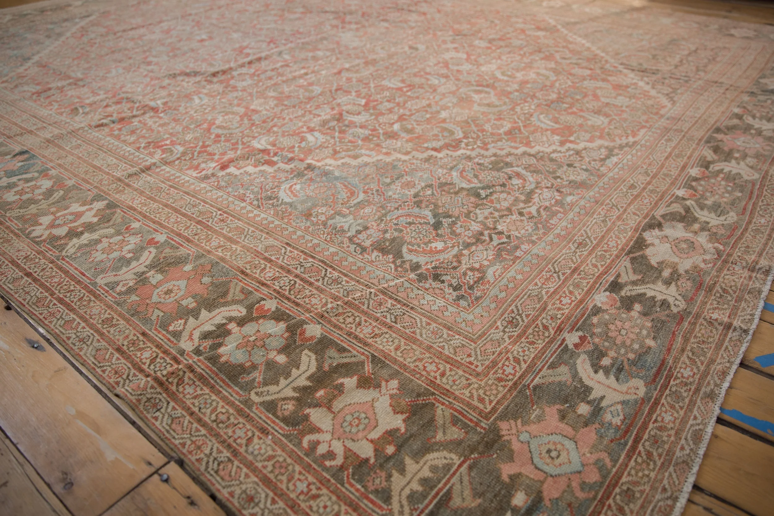 10.5x13 Vintage Distressed Mahal Carpet - Image 9