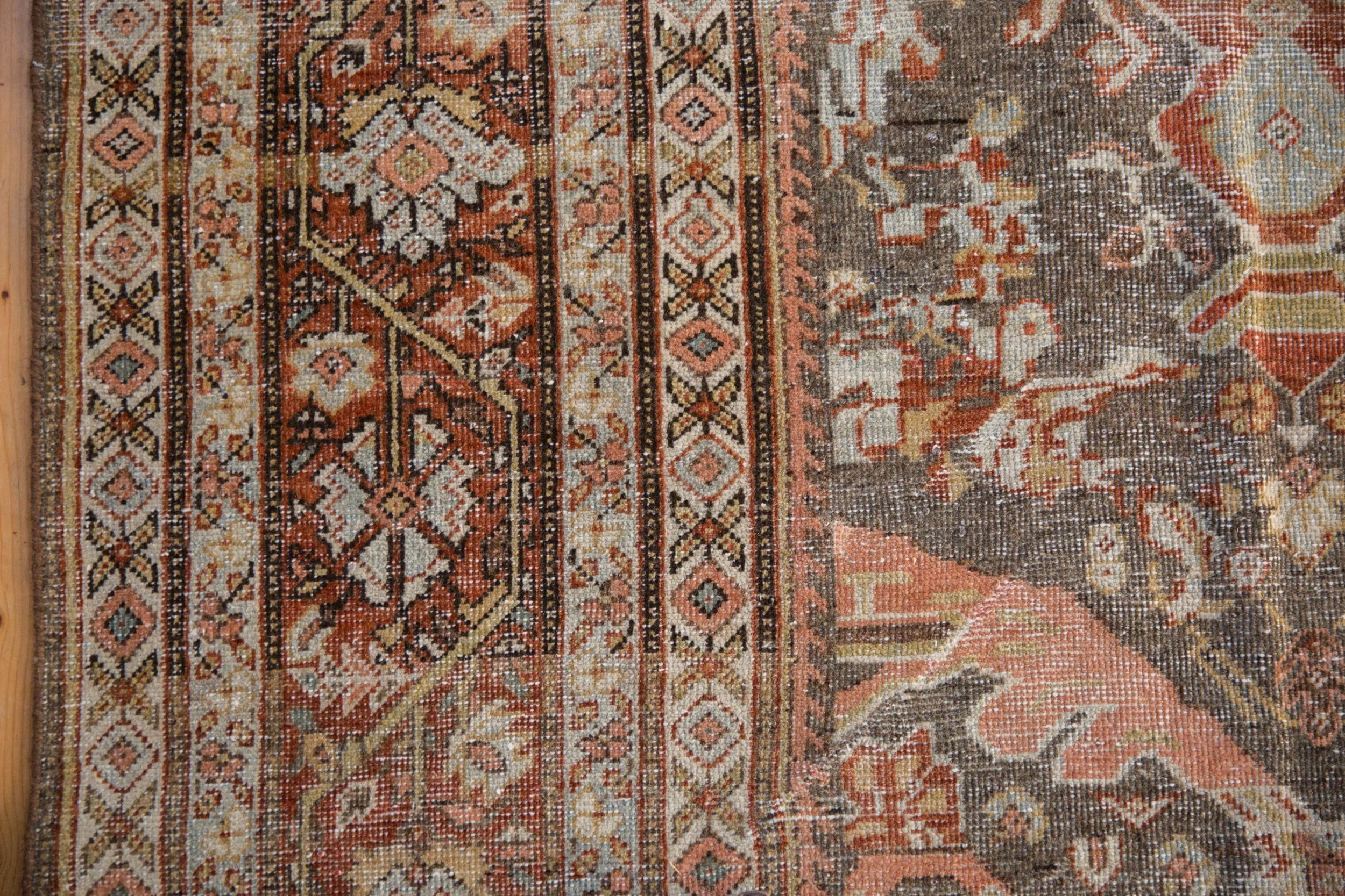 10.5x14.5 Vintage Distressed Mahal Carpet - Image 3