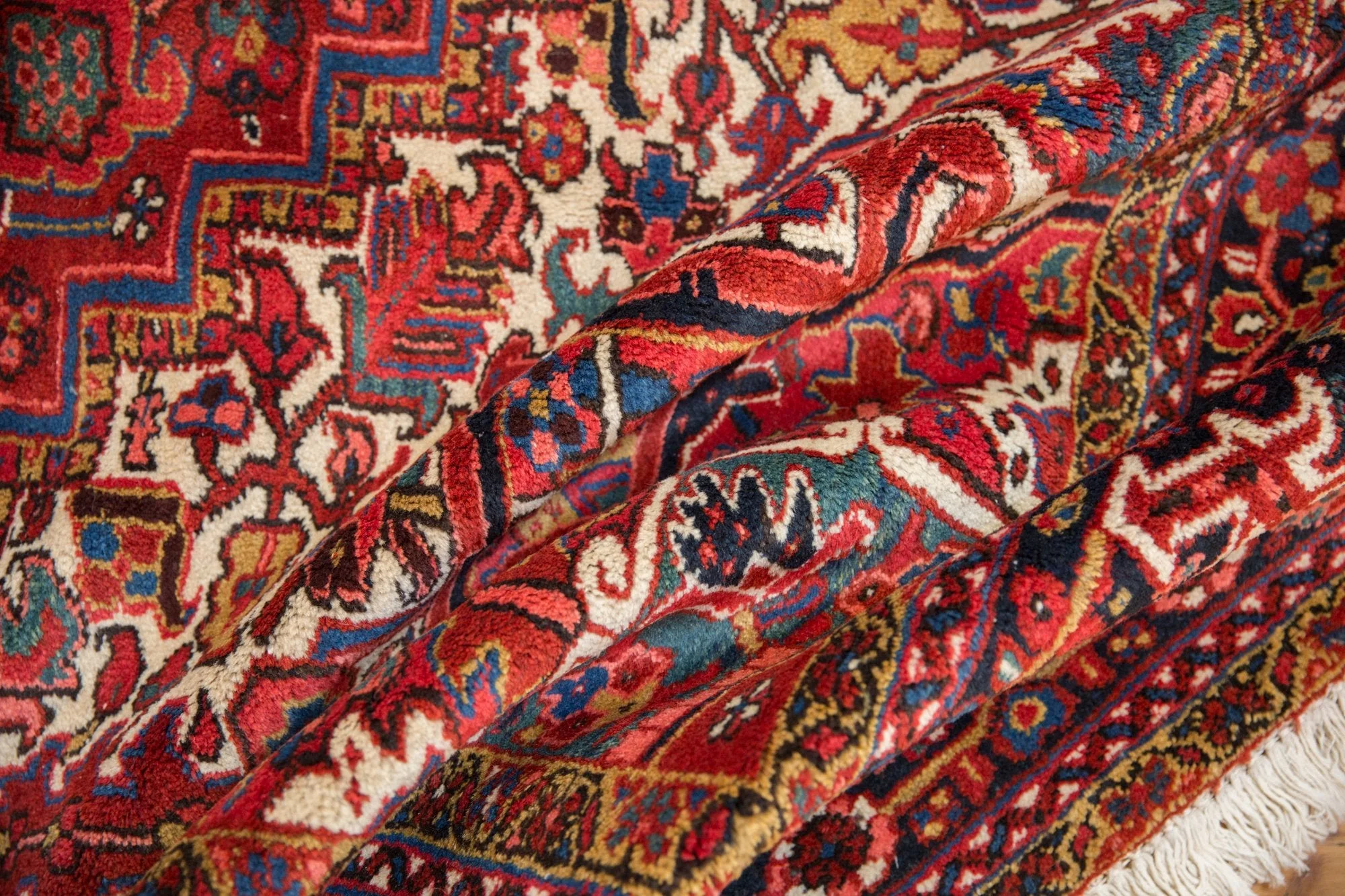 10.5x14.5 Vintage Heriz Carpet - Image 10