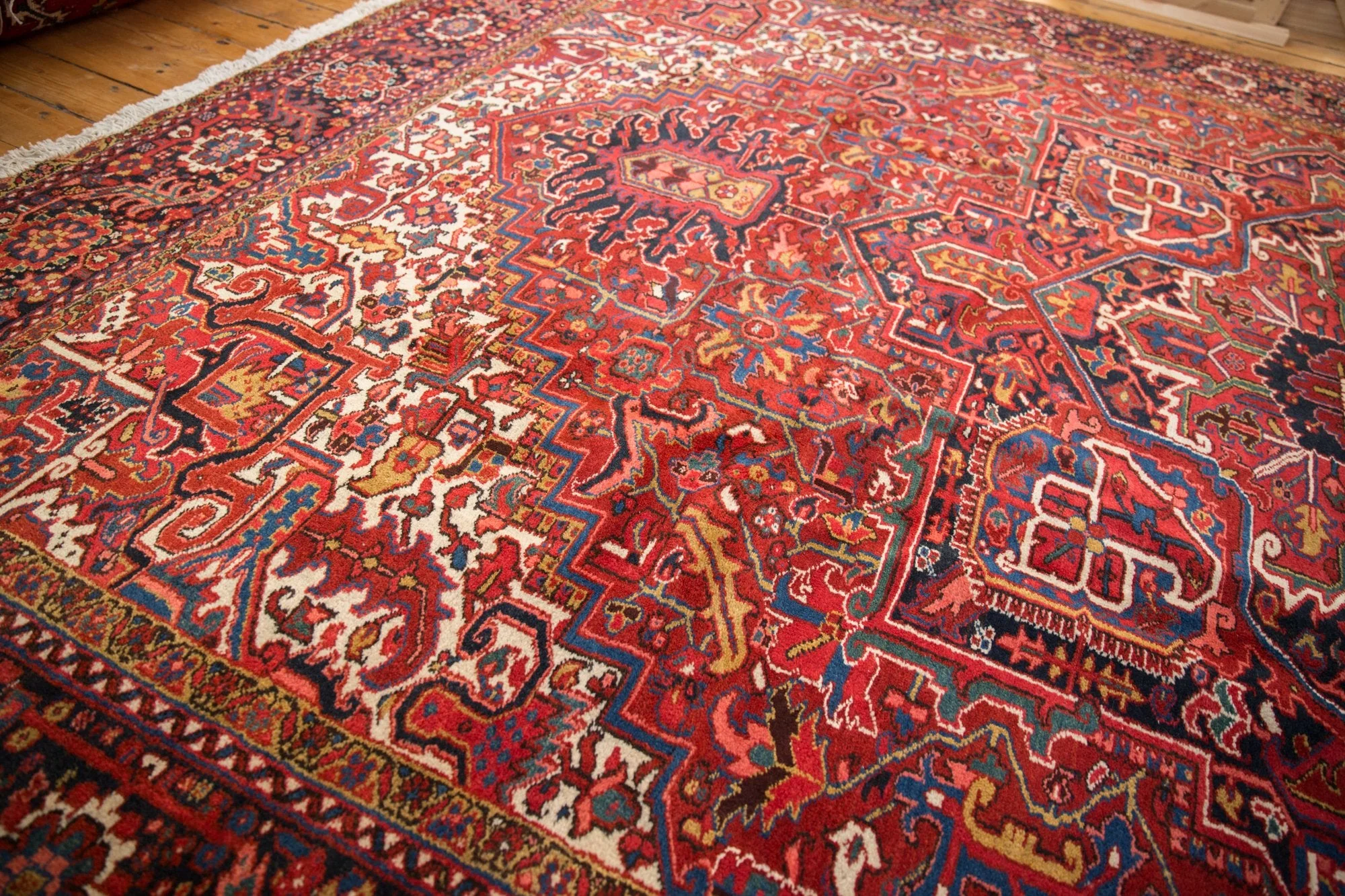10.5x14.5 Vintage Heriz Carpet - Image 9