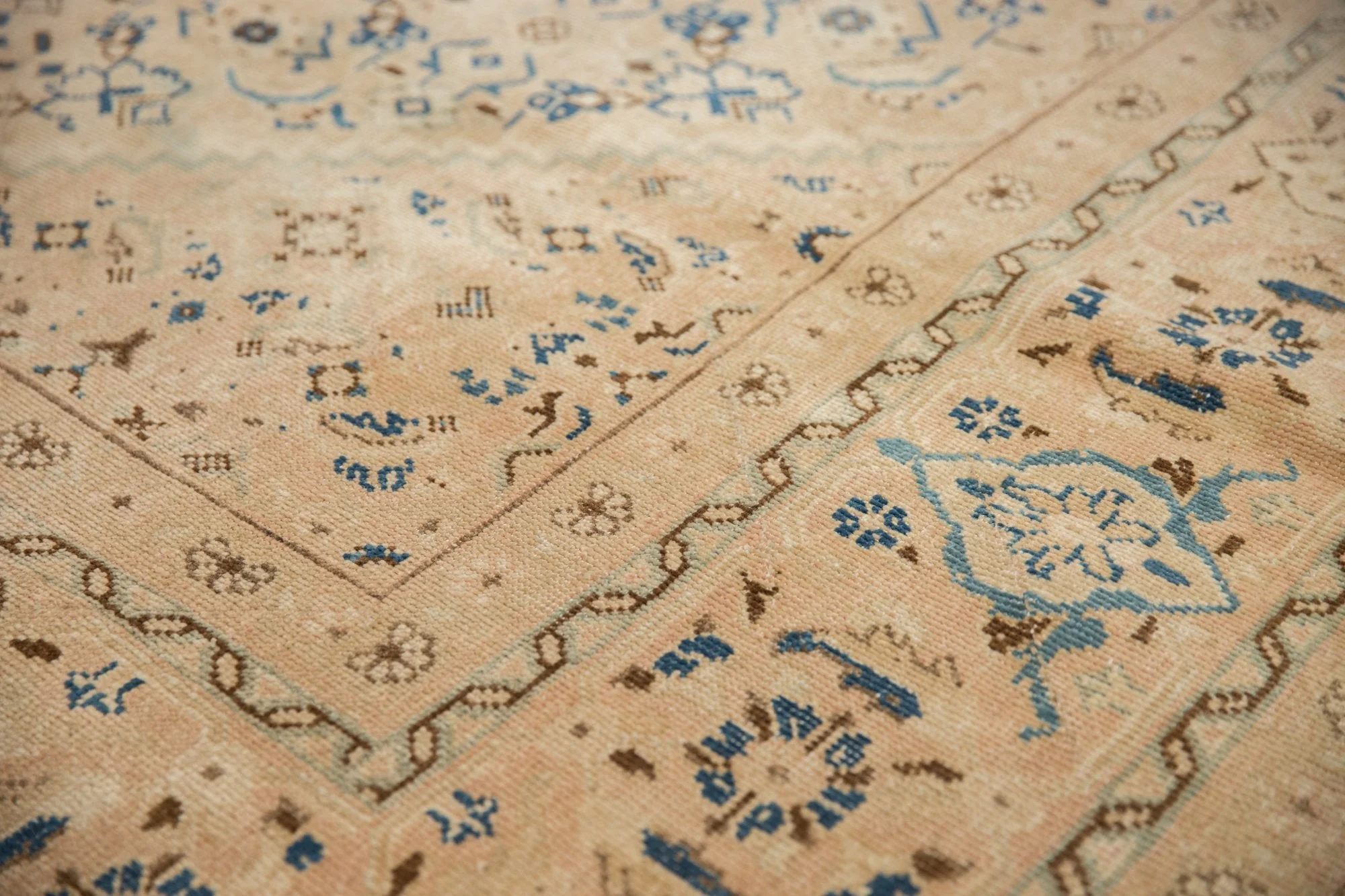 10.5x14 Vintage Mahal Carpet - Image 4