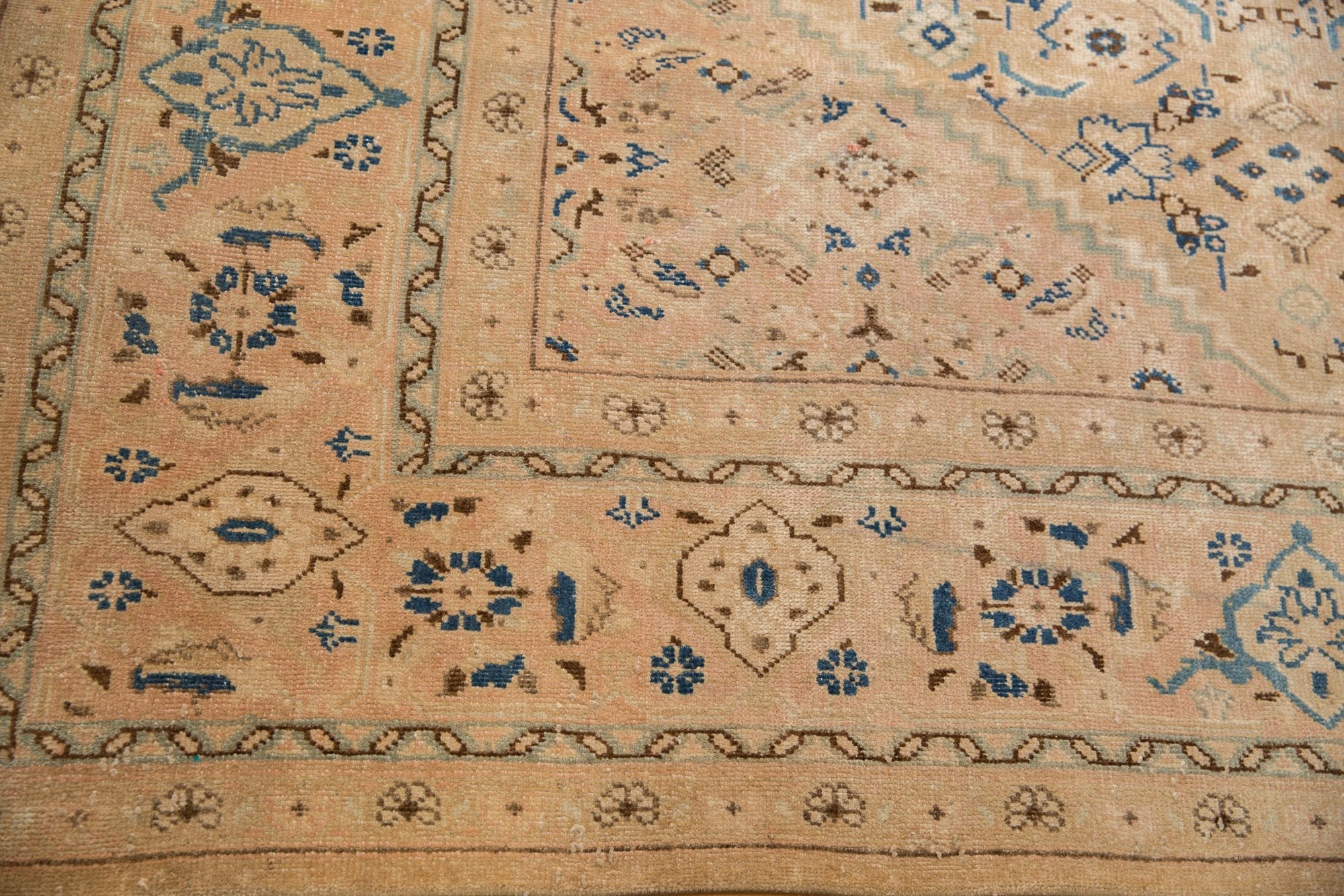 10.5x14 Vintage Mahal Carpet - Image 7