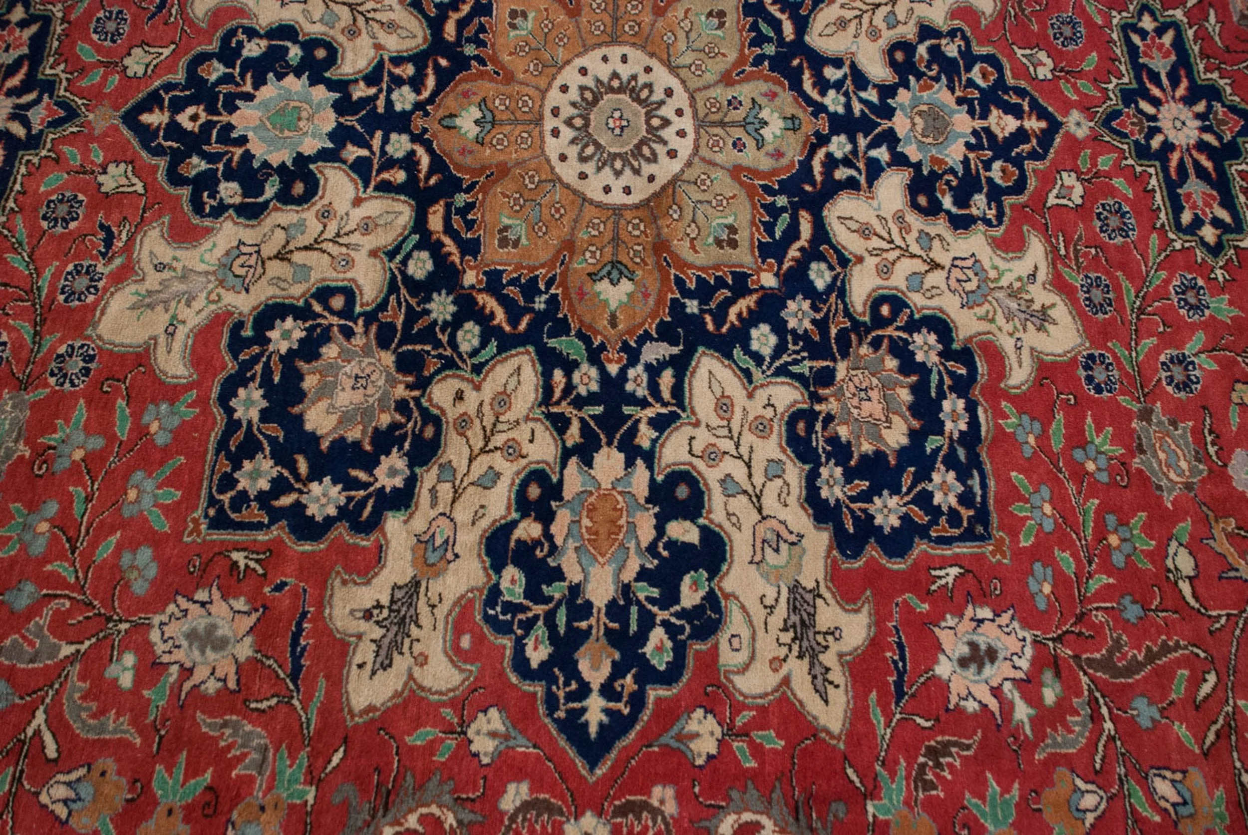 10.5x15 Vintage Kaisary Carpet - Image 7