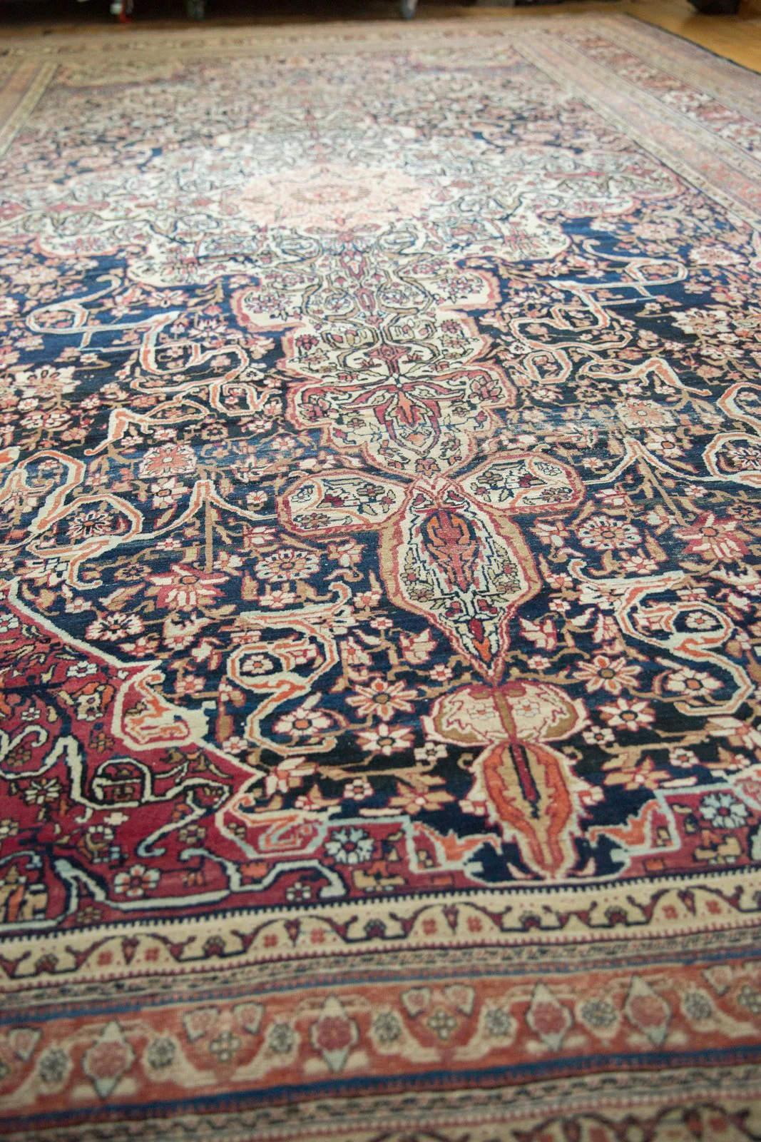 10.5x16.5 Antique Kermanshah Carpet - Image 17