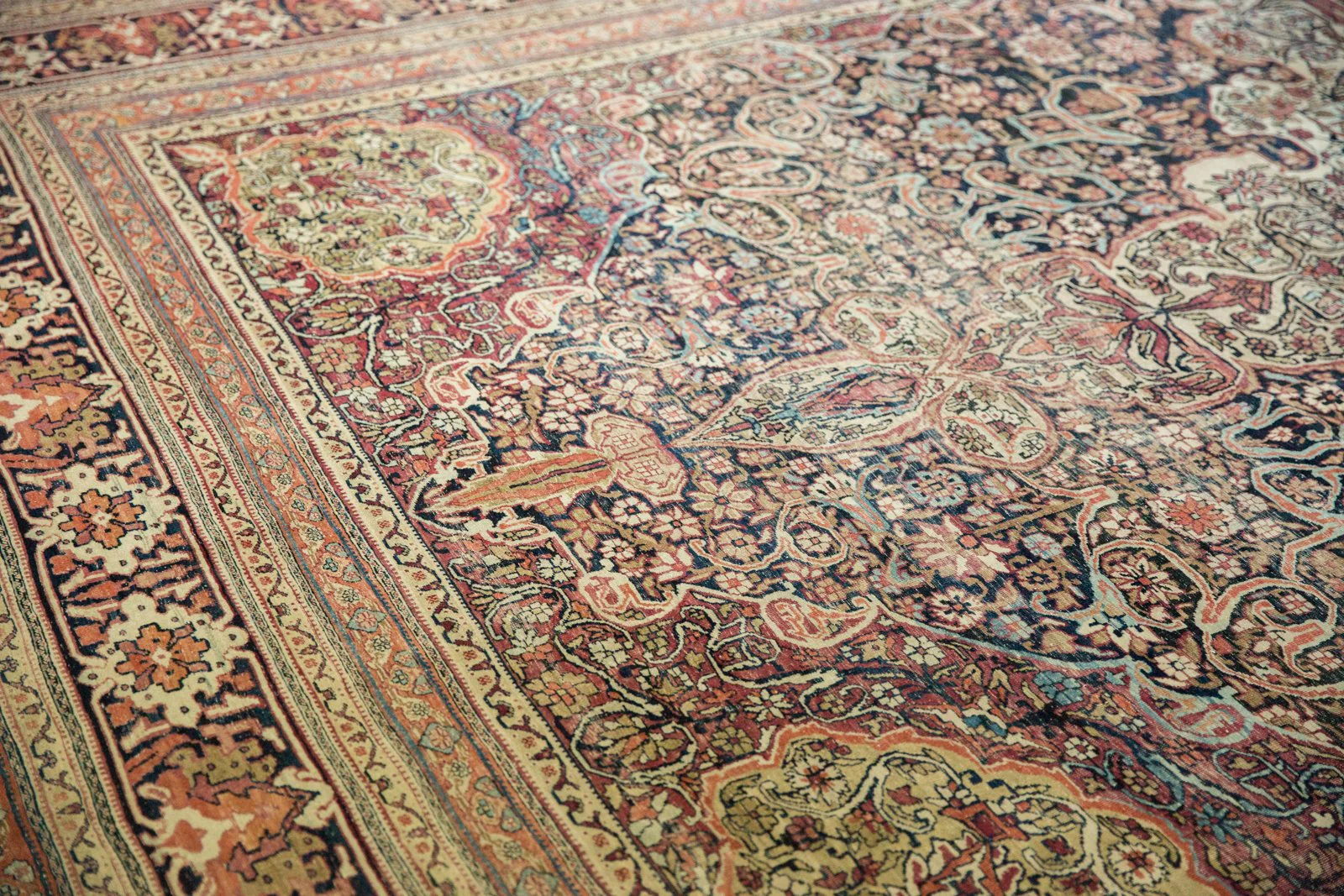 10.5x16.5 Antique Kermanshah Carpet - Image 4