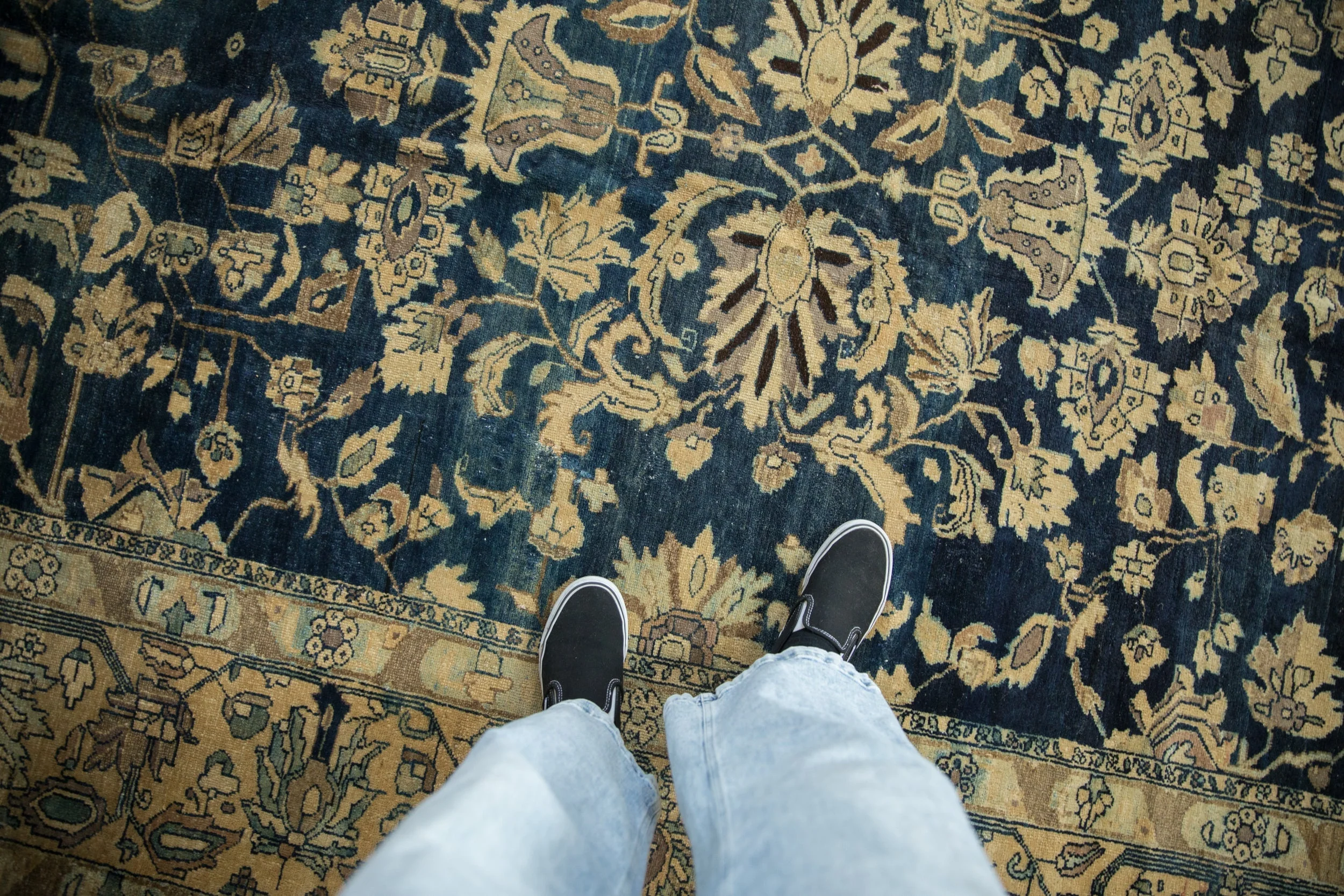 10.5x16.5 Vintage Distressed Tea Washed Lilihan Carpet - Image 2