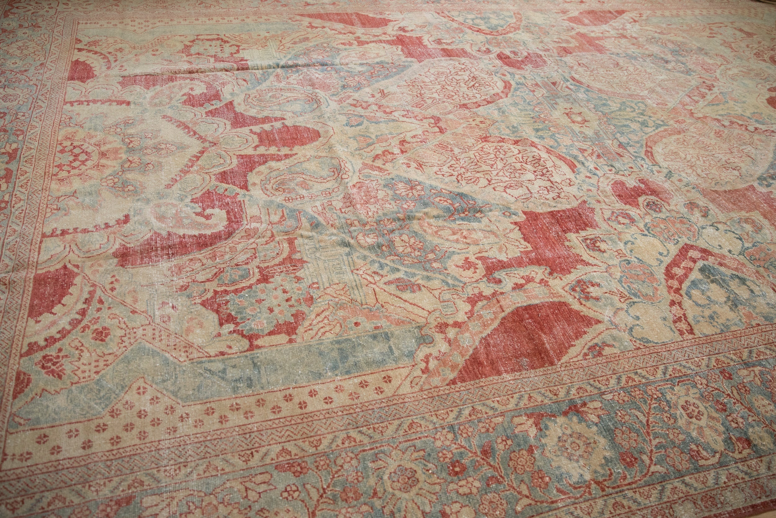 10.5x17.5 Vintage Distressed Mahal Carpet - Image 13