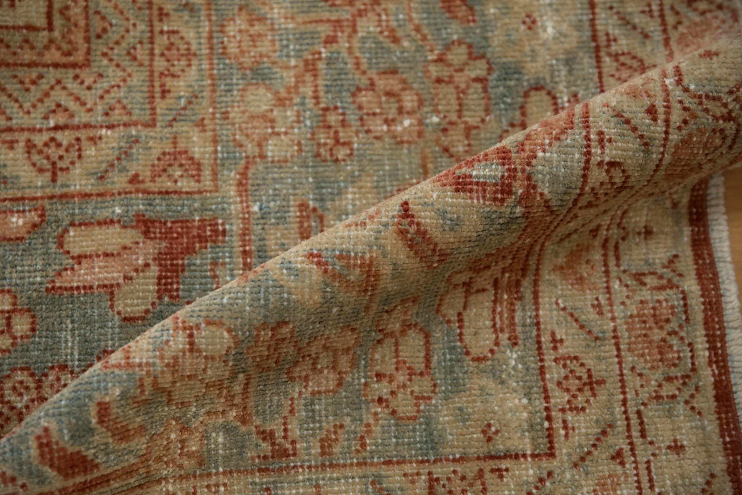 10.5x17.5 Vintage Distressed Mahal Carpet - Image 14