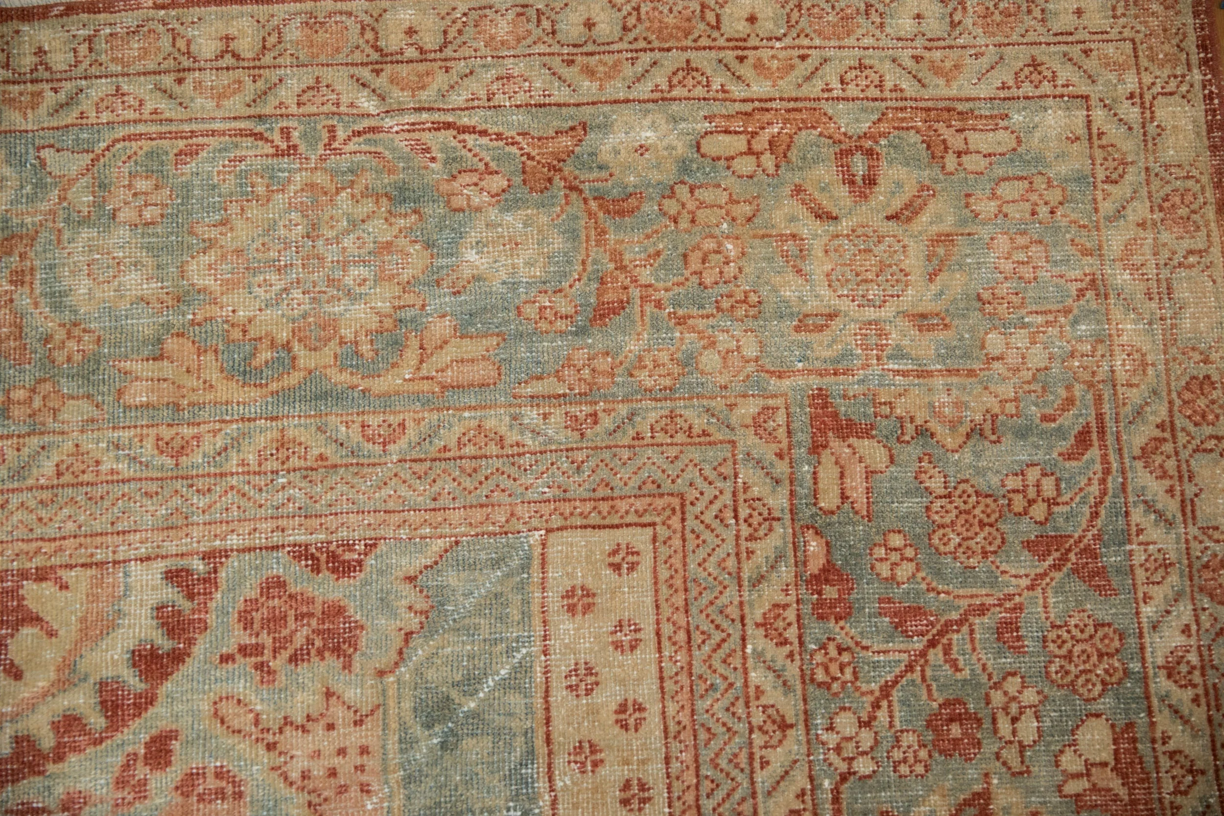 10.5x17.5 Vintage Distressed Mahal Carpet - Image 3