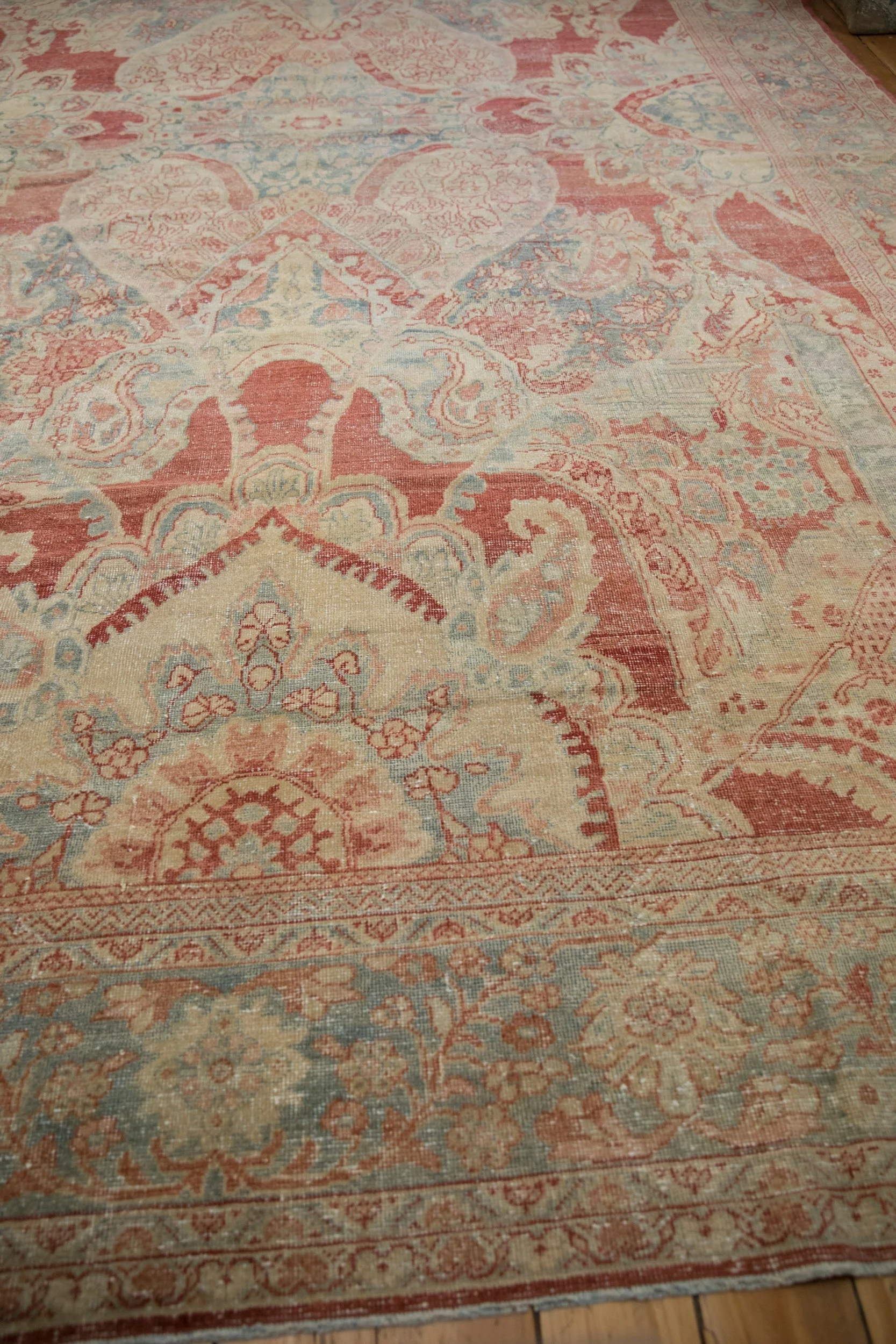 10.5x17.5 Vintage Distressed Mahal Carpet - Image 6